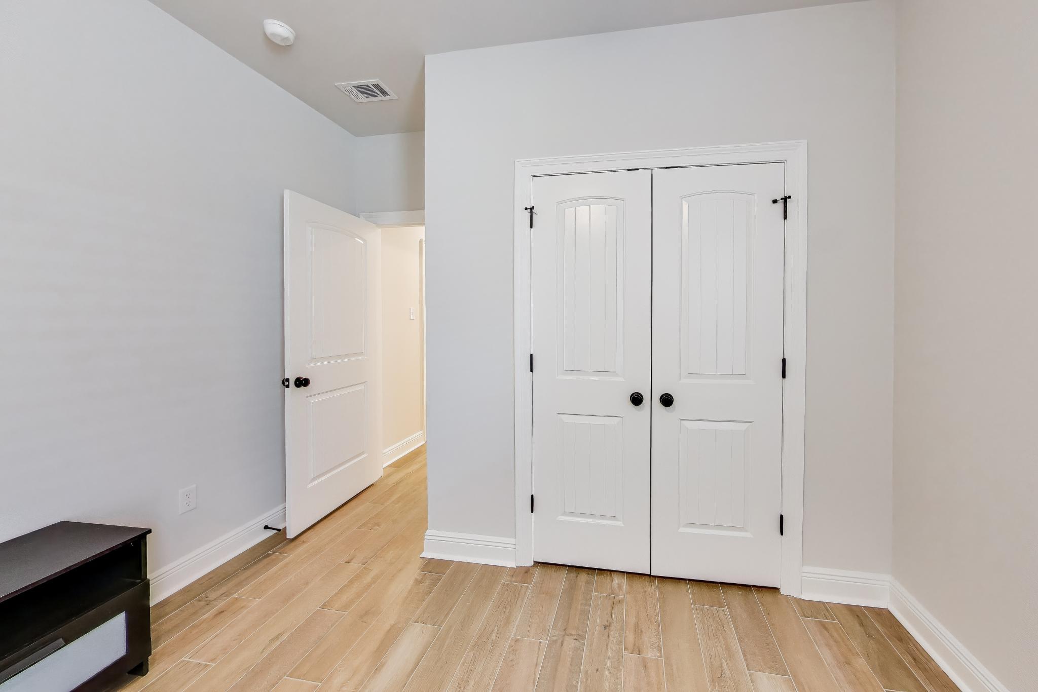 HAMMOCK BAY - BIRD SONG - Residential