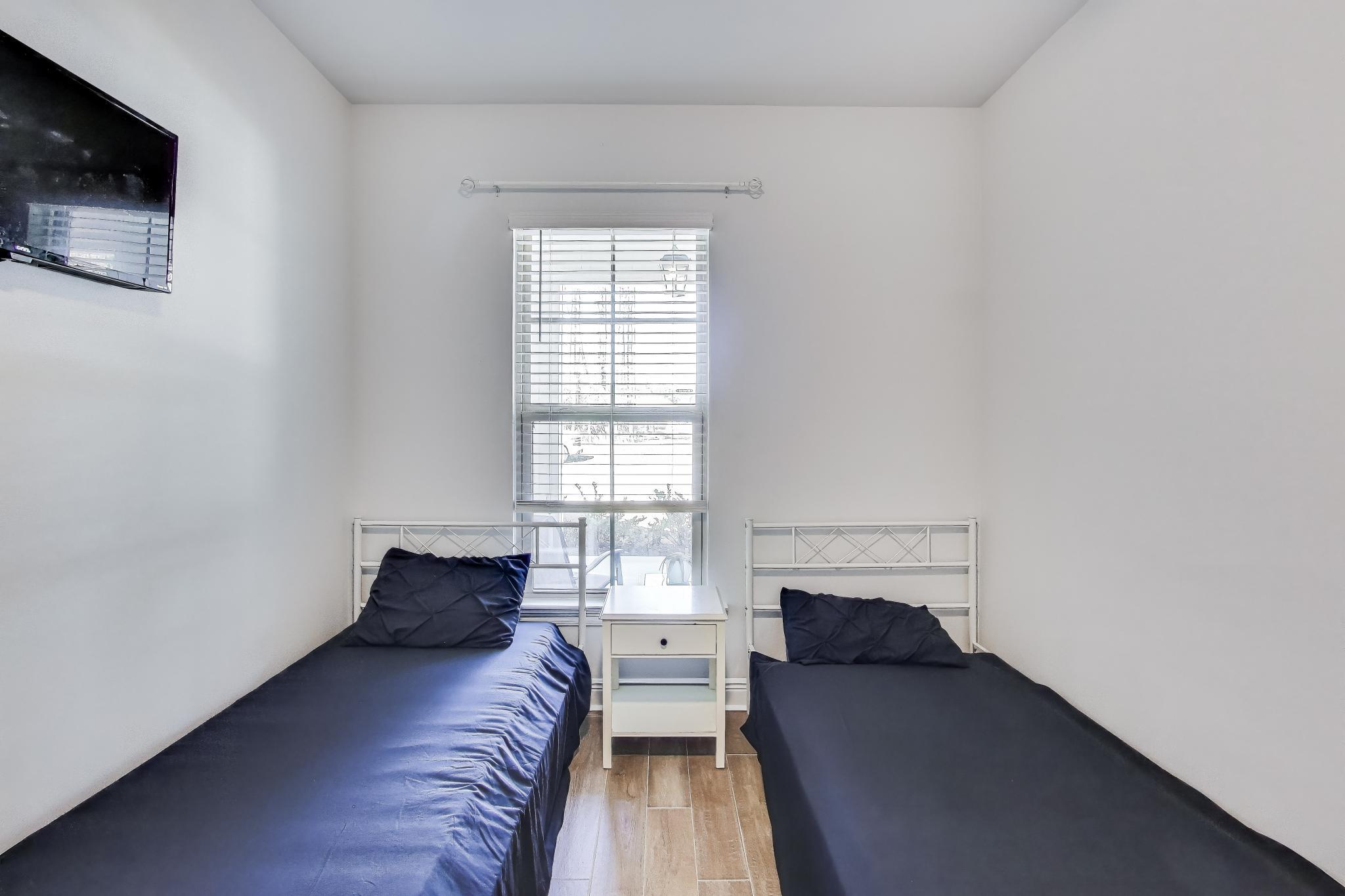 HAMMOCK BAY - BIRD SONG - Residential