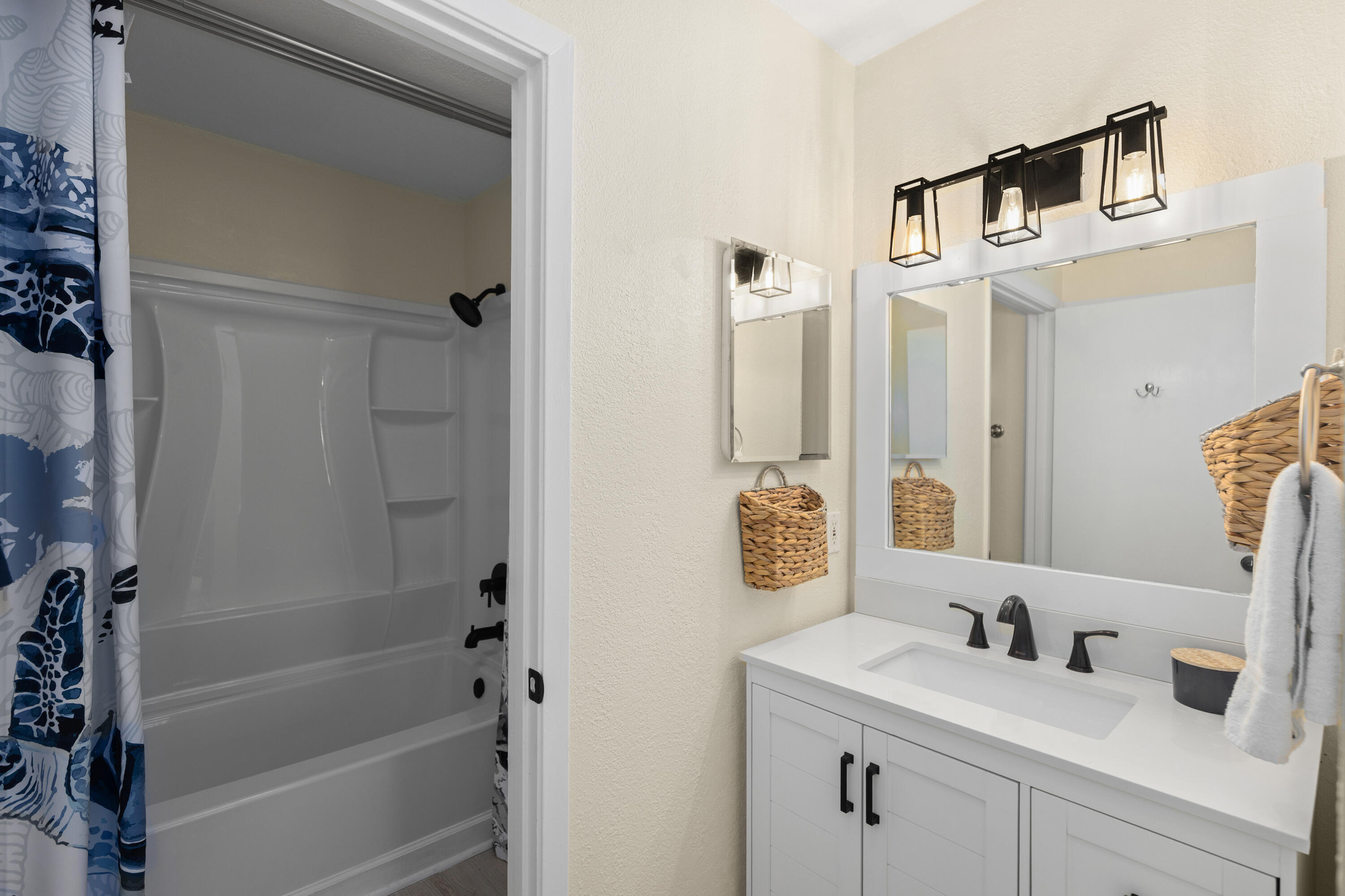 BAYOU VILLAGE CONDO PH 1 - Residential