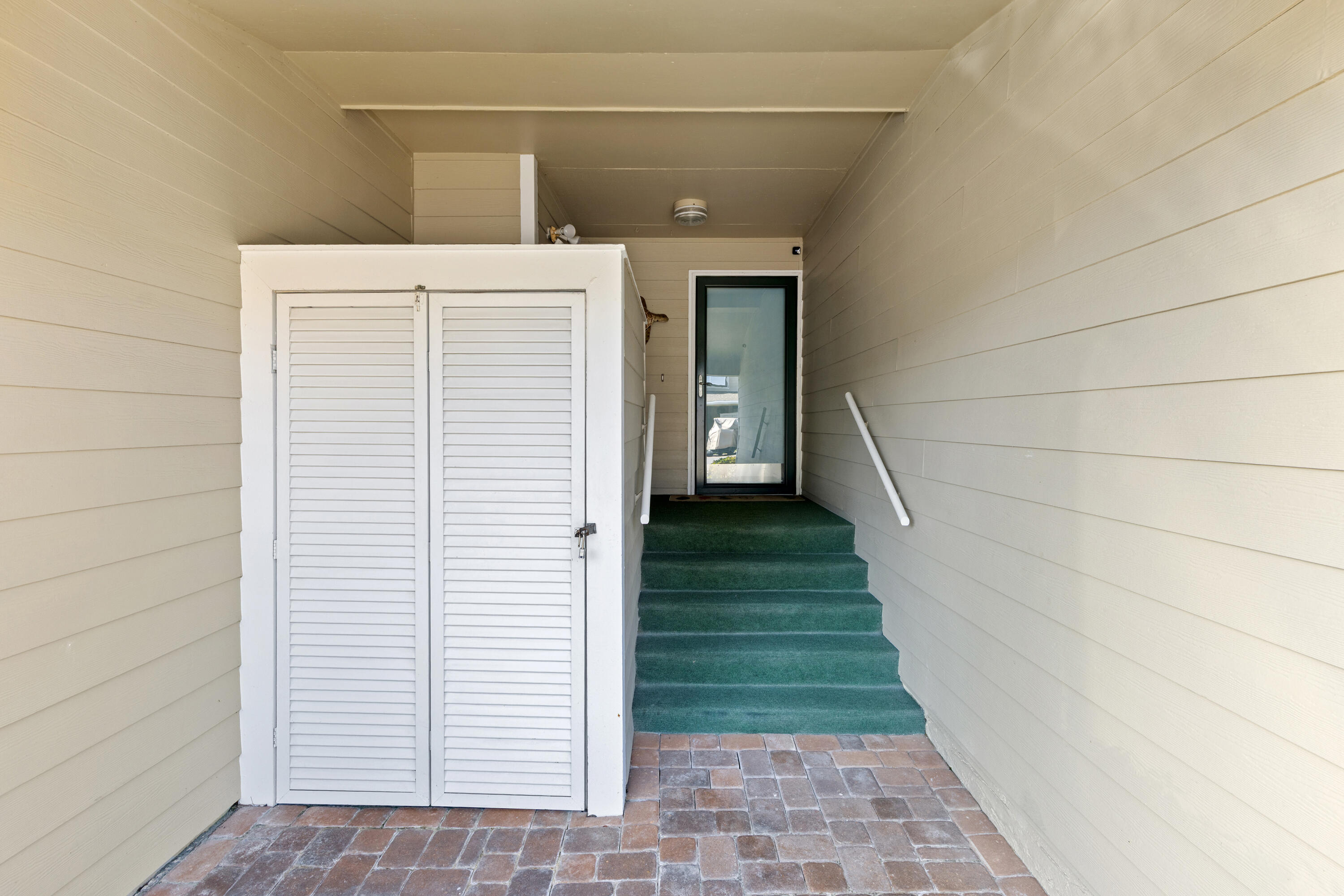 BAYOU VILLAGE CONDO PH 1 - Residential