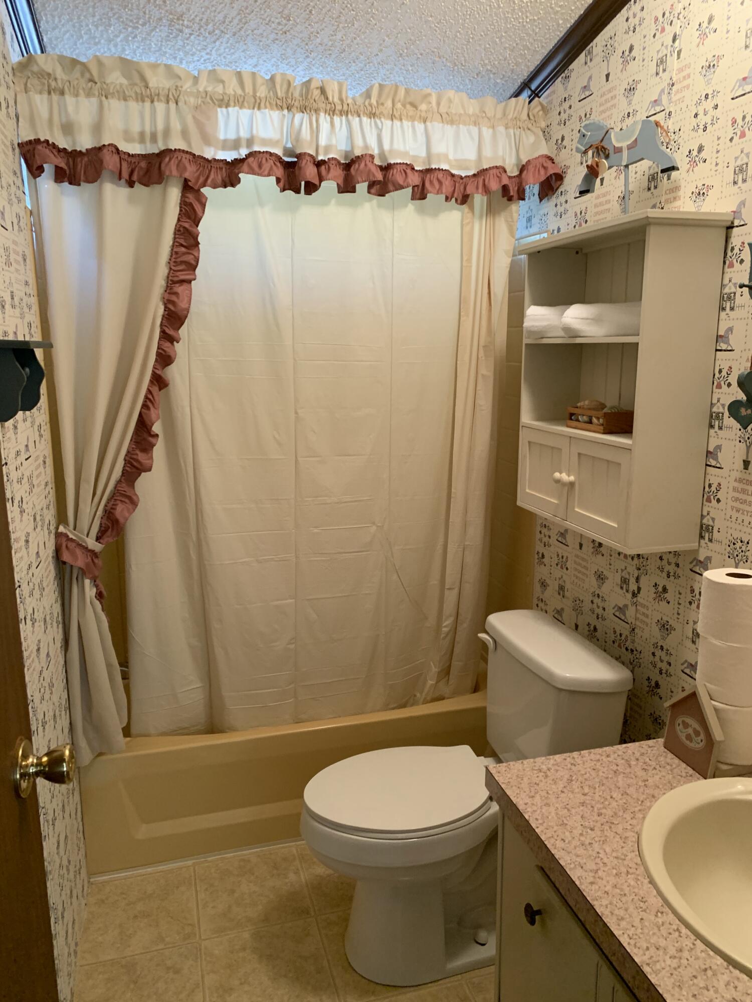 LAGUNA BEACH 6TH ADDN - Residential