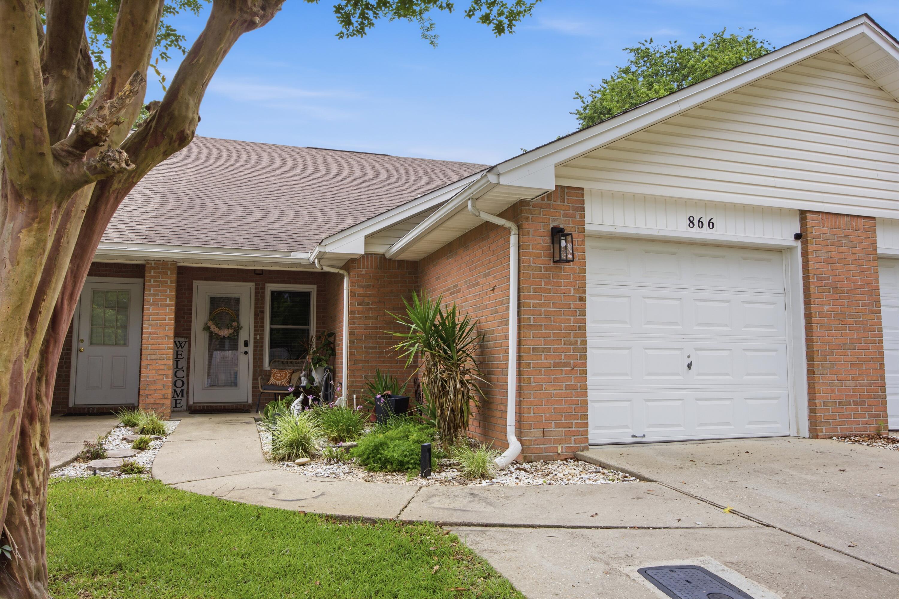 866 Dunwoody Place