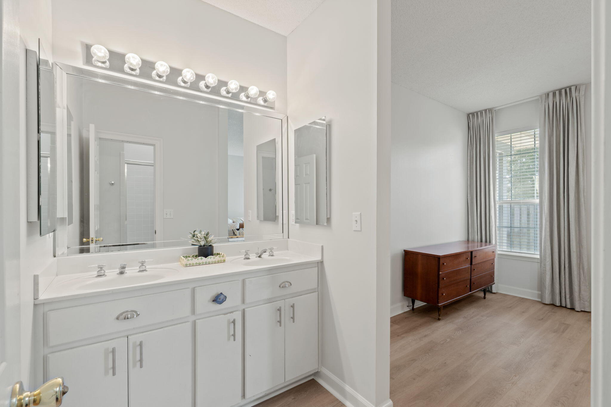 BAYSIDE - Residential