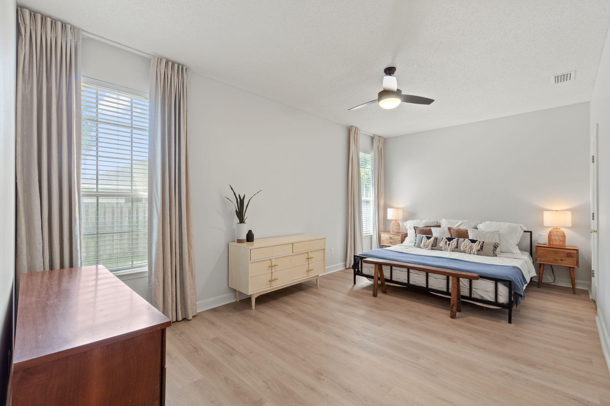 BAYSIDE - Residential