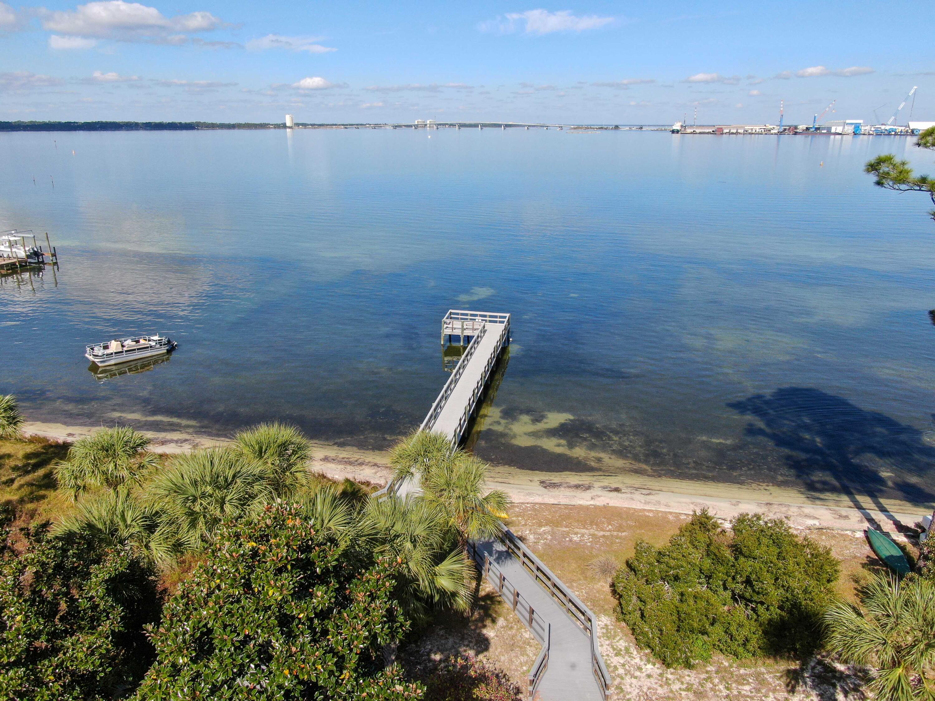 MAGNOLIA BAY - Residential