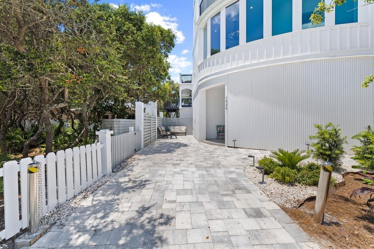 SEA WALK - Residential