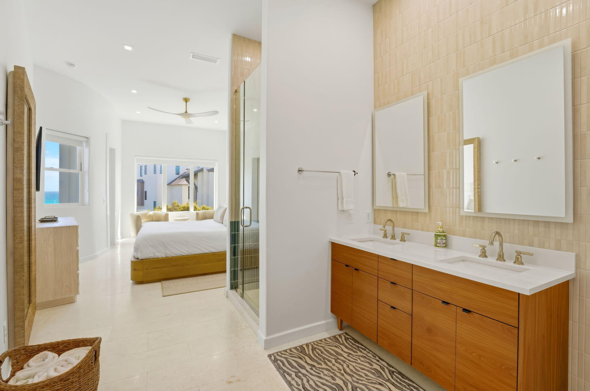 SEA WALK - Residential