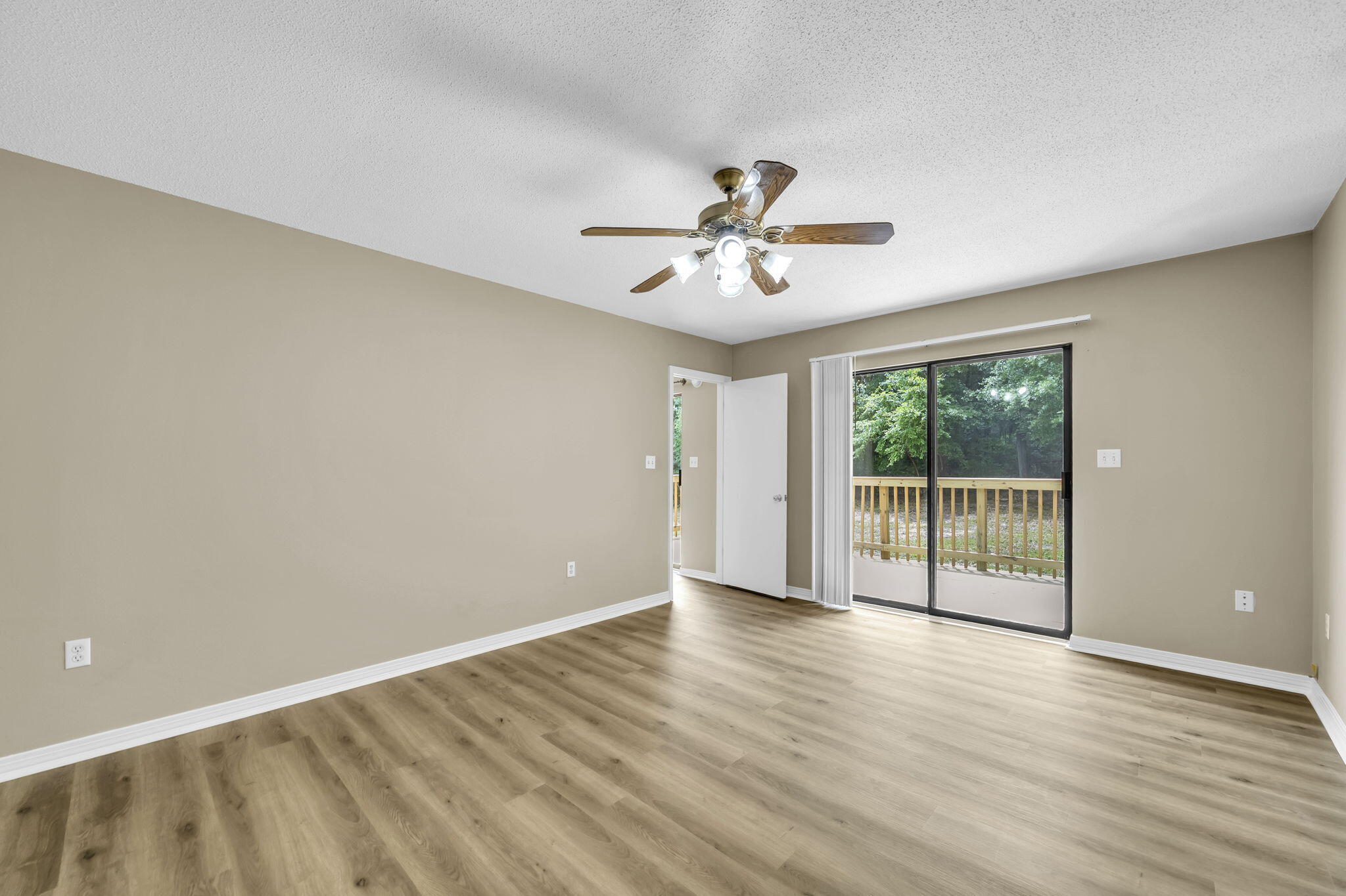 ROLLING HILLS ESTATES - Residential