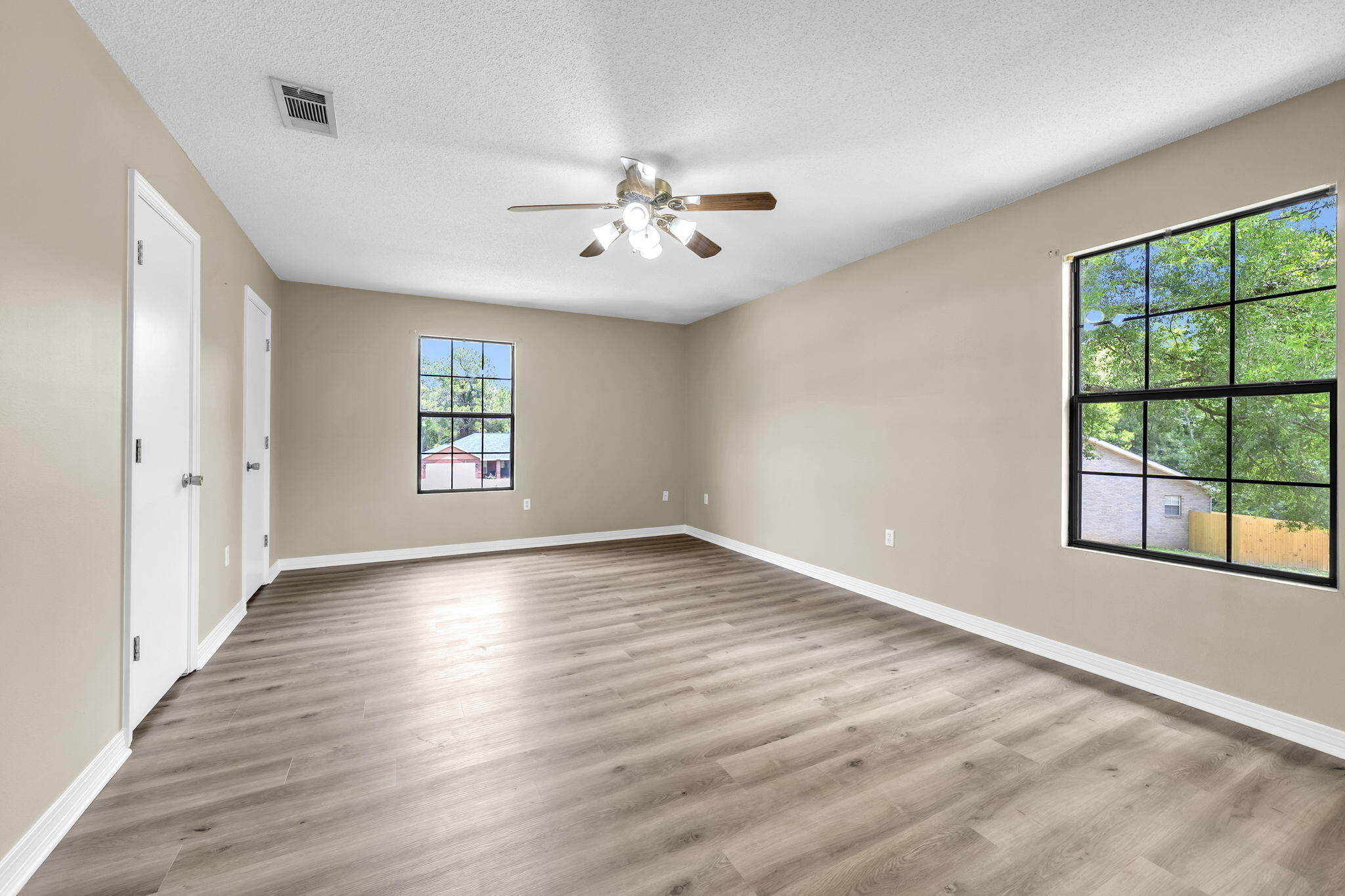 ROLLING HILLS ESTATES - Residential