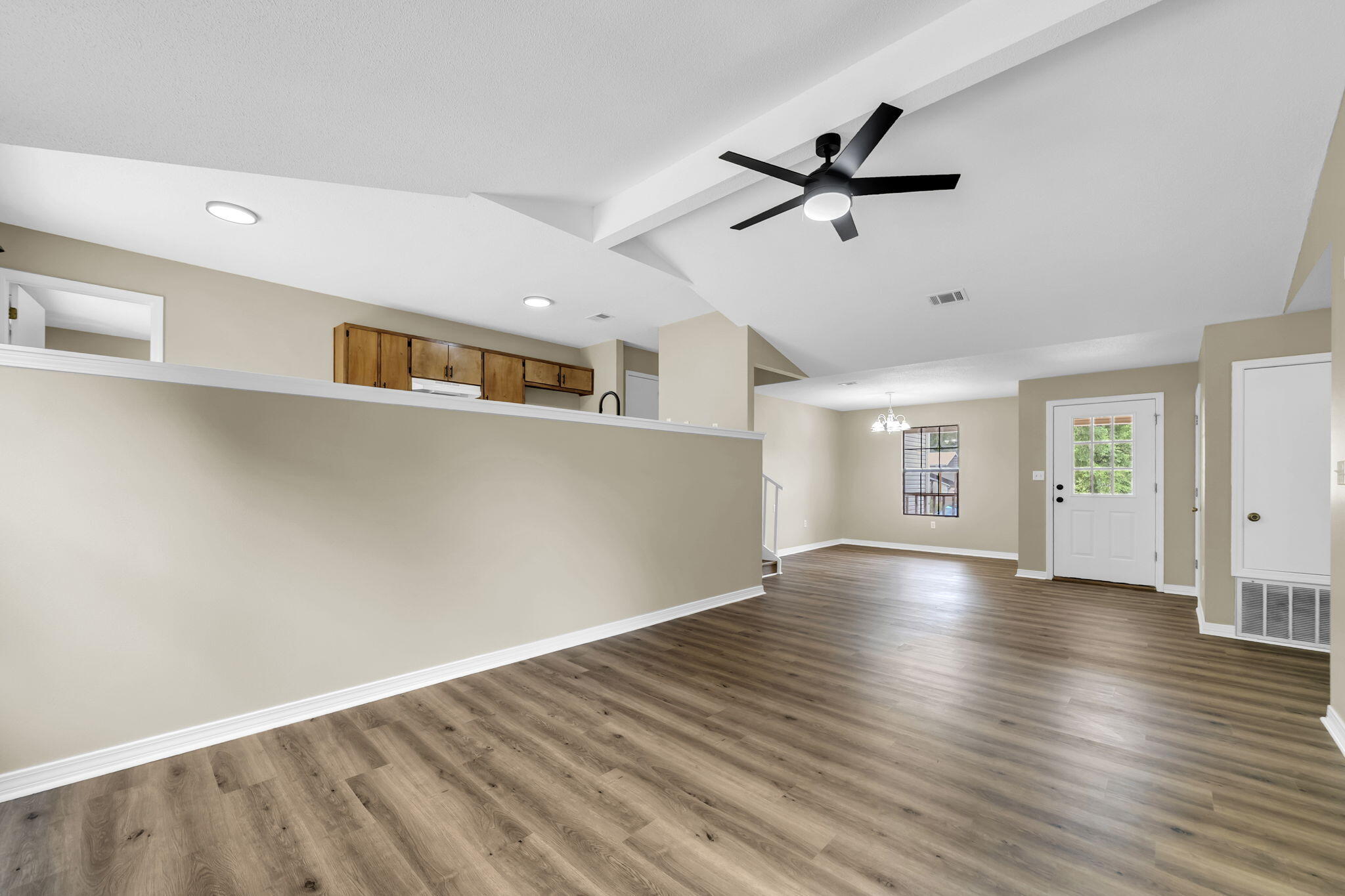 ROLLING HILLS ESTATES - Residential