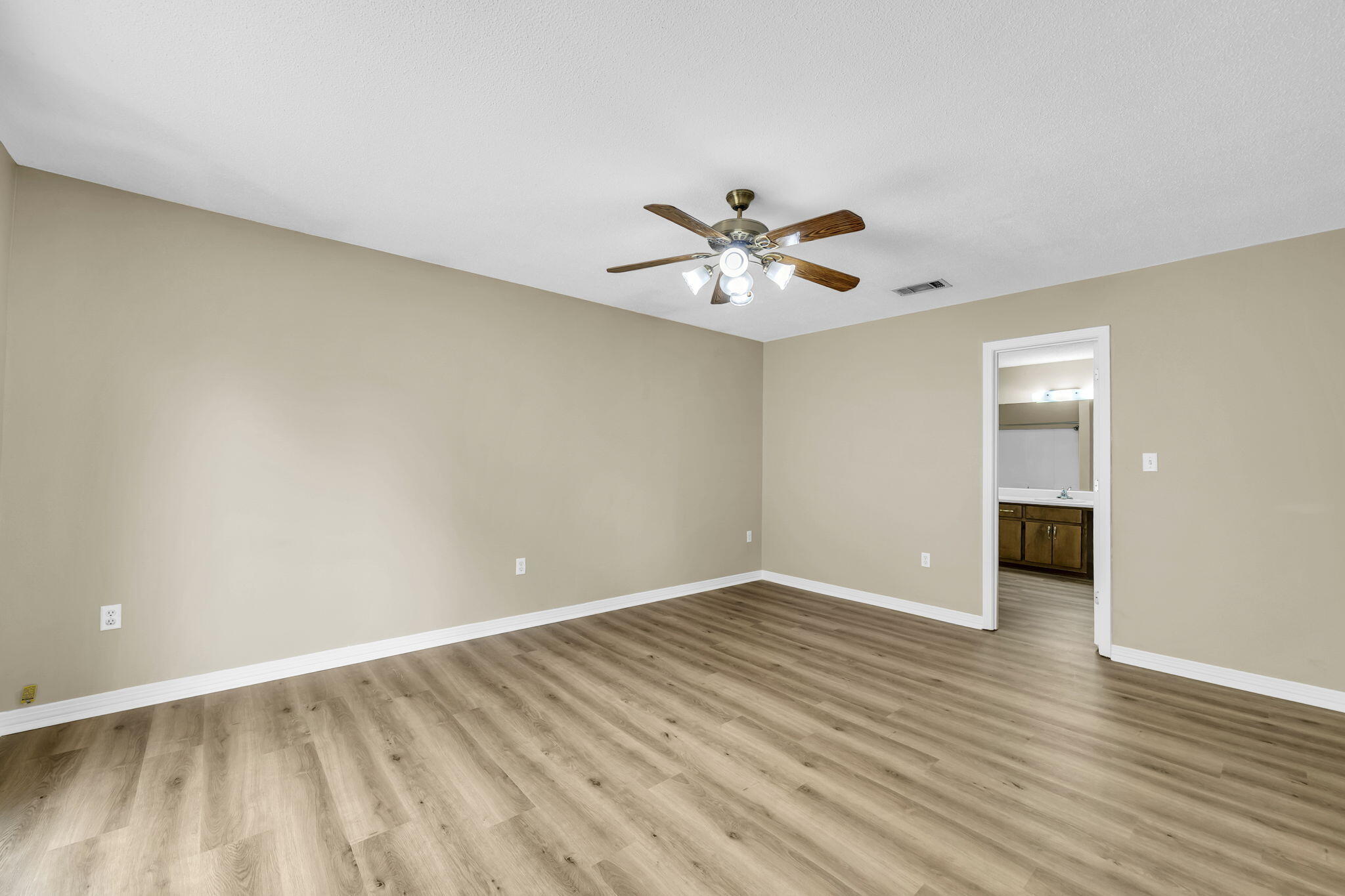 ROLLING HILLS ESTATES - Residential