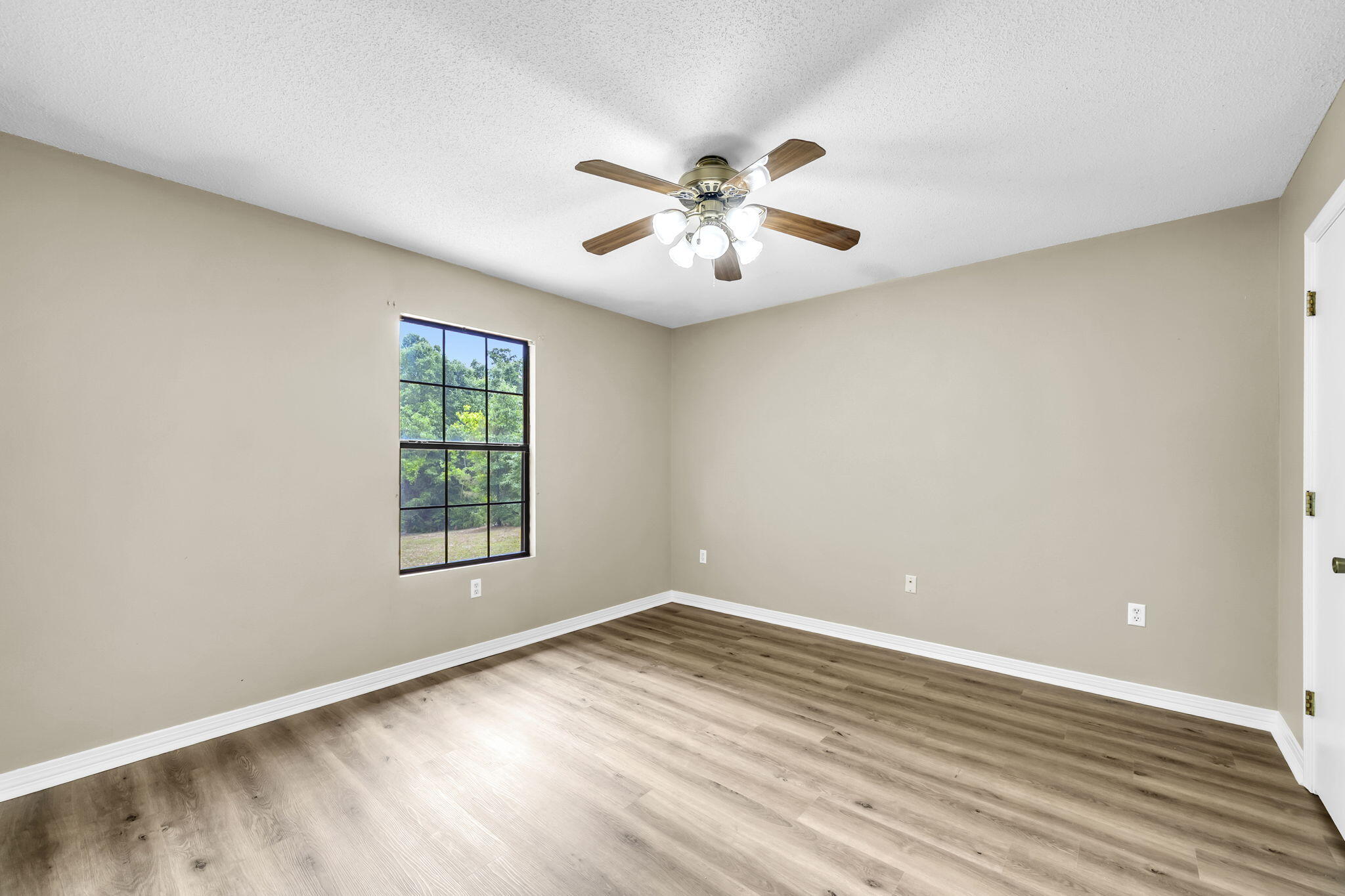 ROLLING HILLS ESTATES - Residential