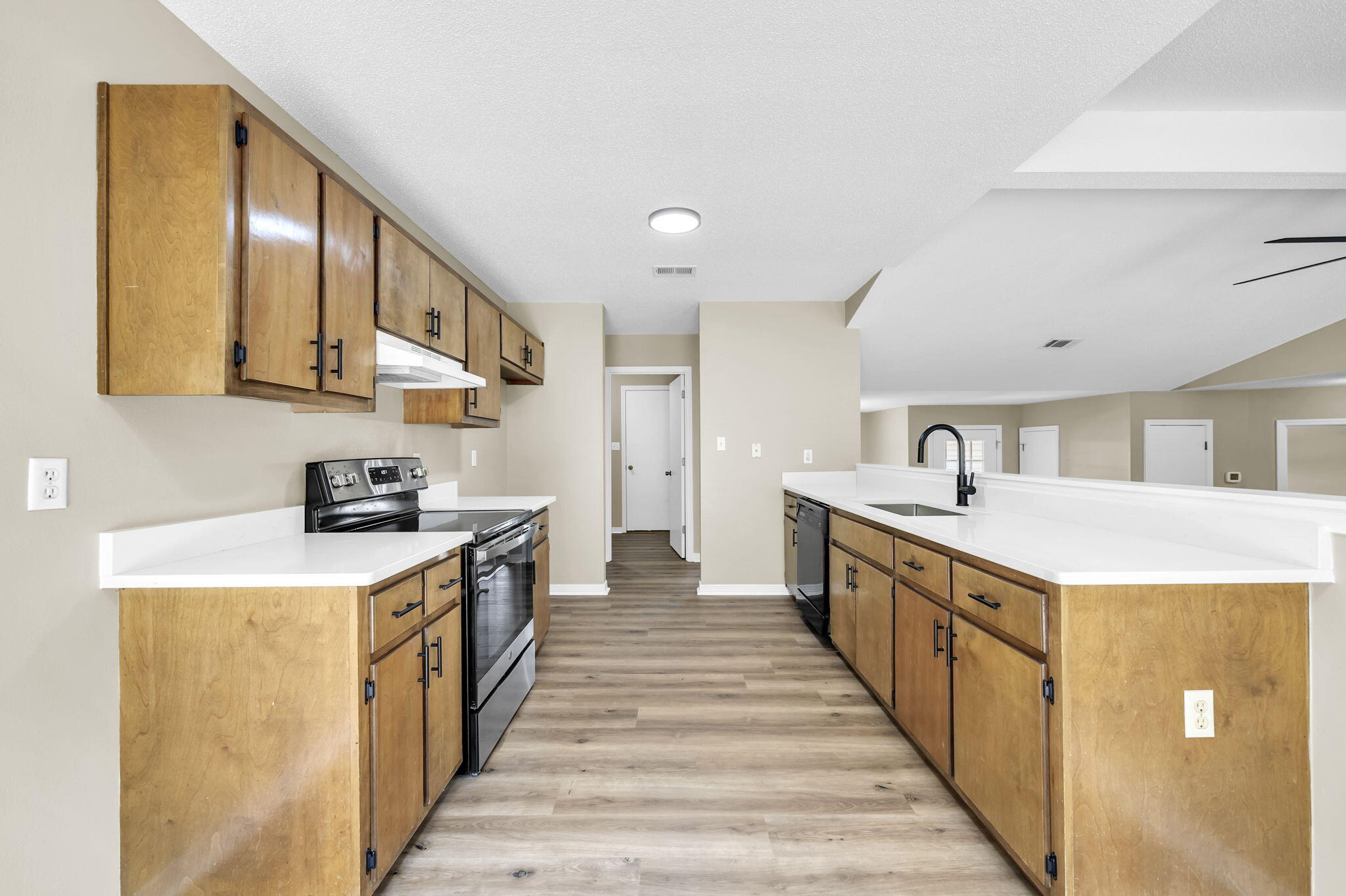 ROLLING HILLS ESTATES - Residential