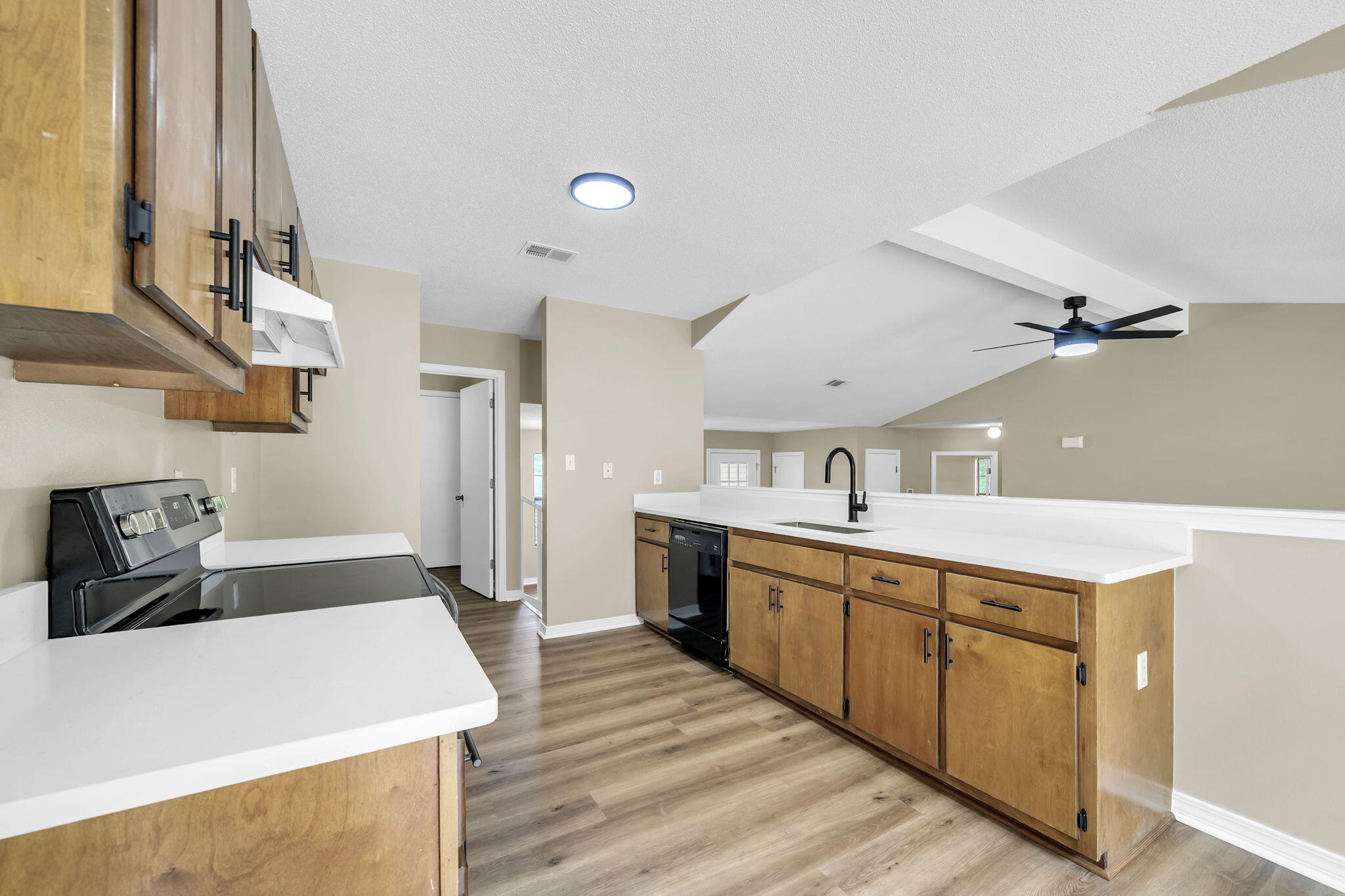 ROLLING HILLS ESTATES - Residential