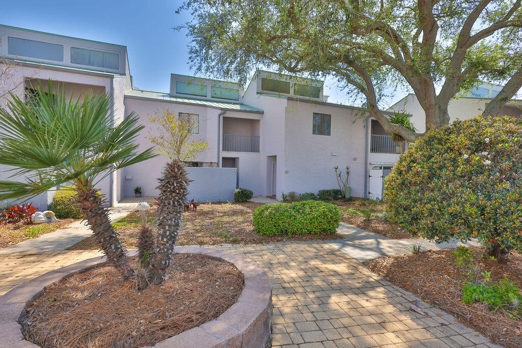 SHORELINE GARDENS T/H - Residential