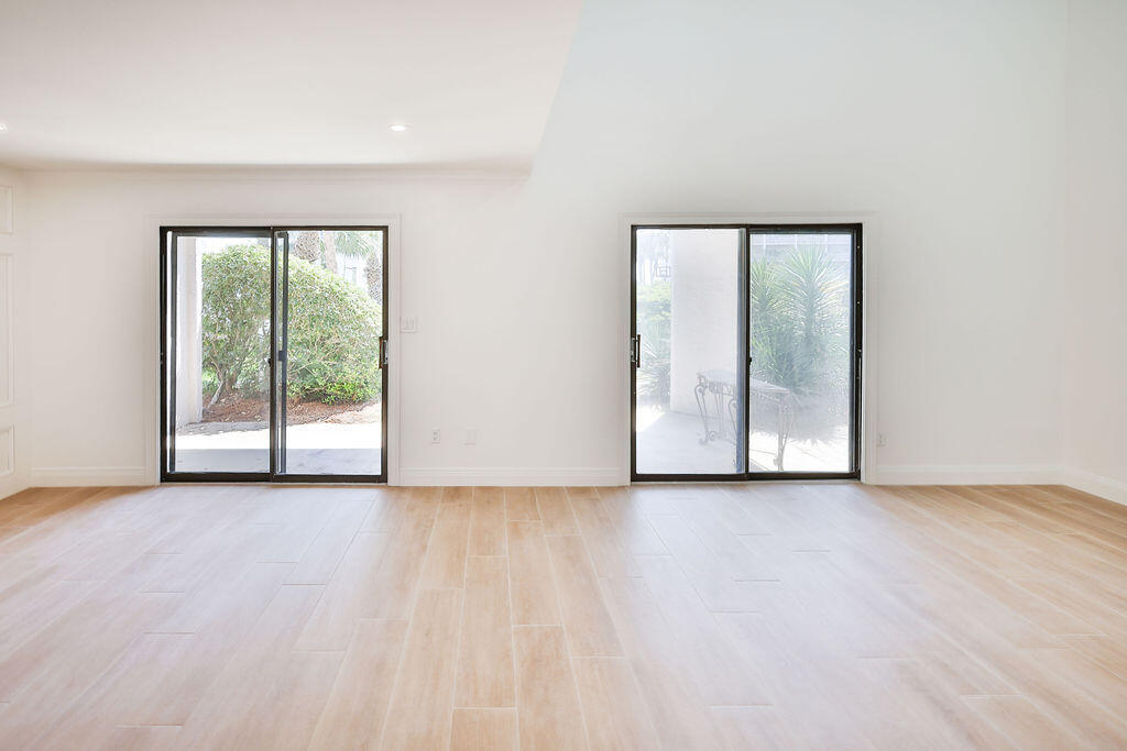 SHORELINE GARDENS T/H - Residential