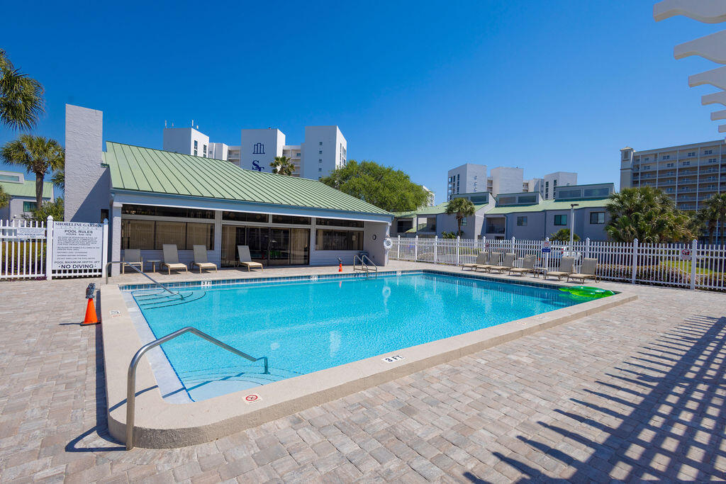 SHORELINE GARDENS T/H - Residential