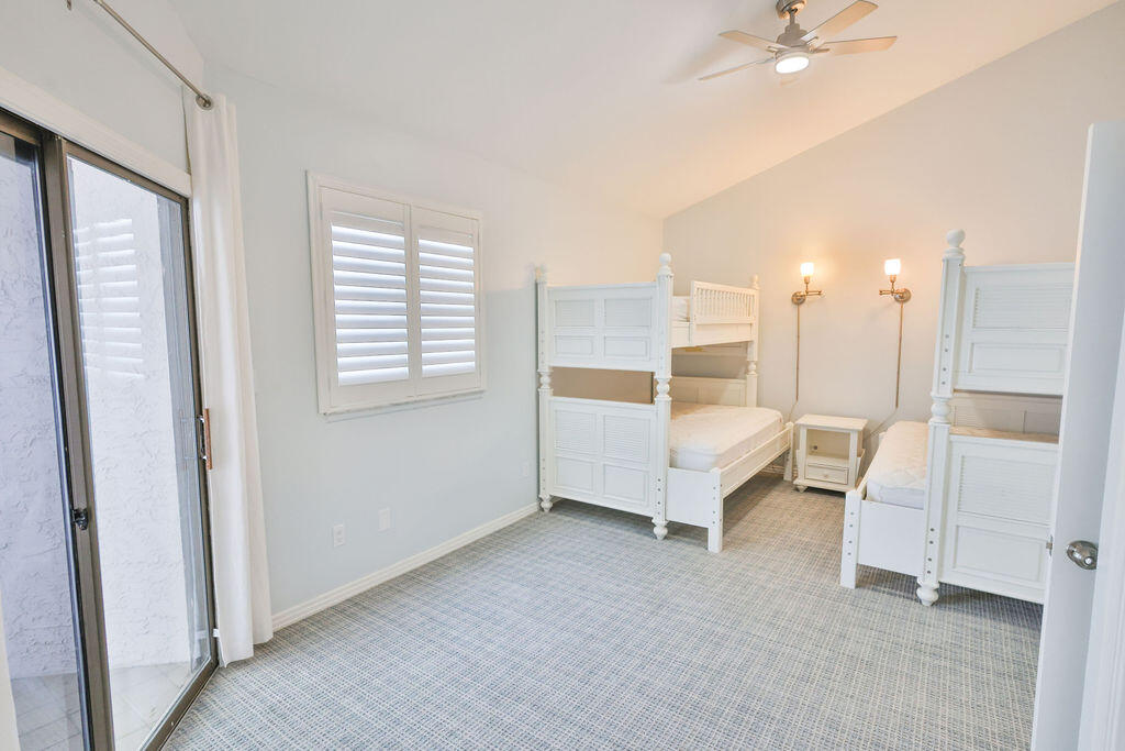 SHORELINE GARDENS T/H - Residential