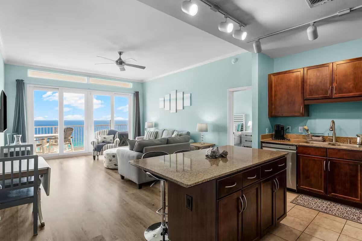 9860 S Thomas Drive UNIT 2010