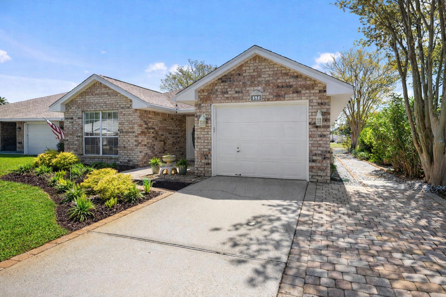 MANDAVILLA - Residential