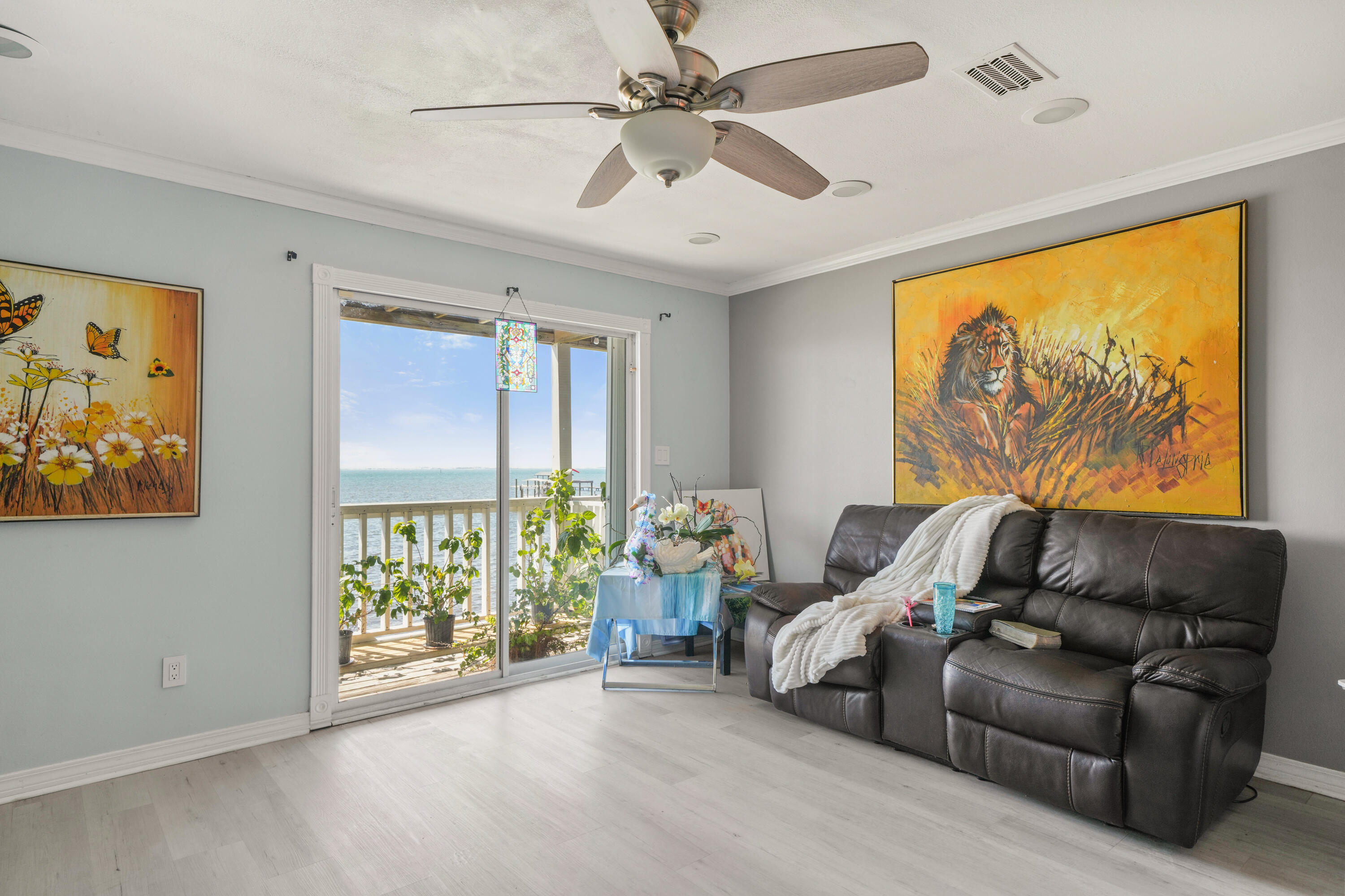 SOUNDWIND CONDO - Residential