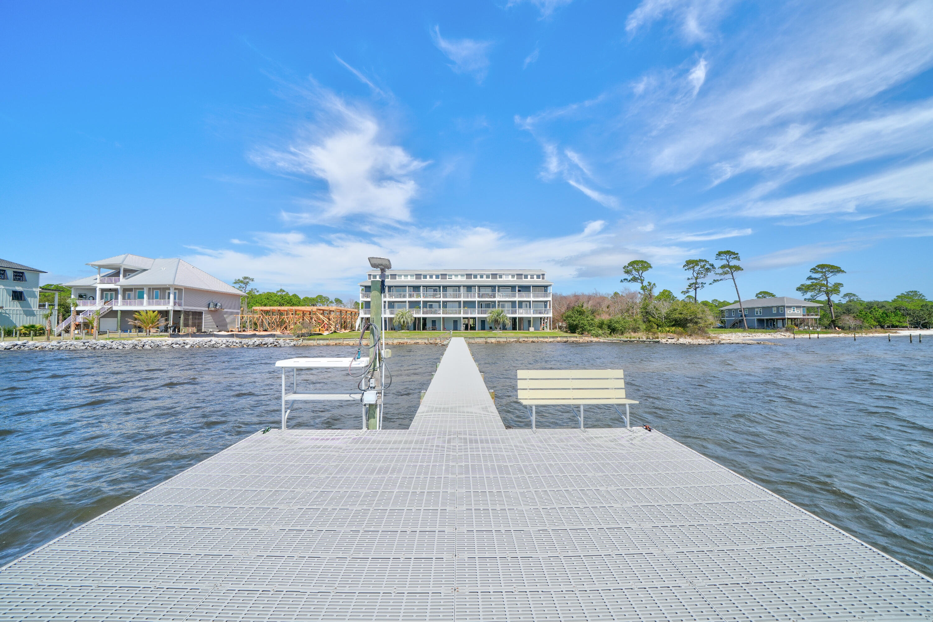 SOUNDWIND CONDO - Residential