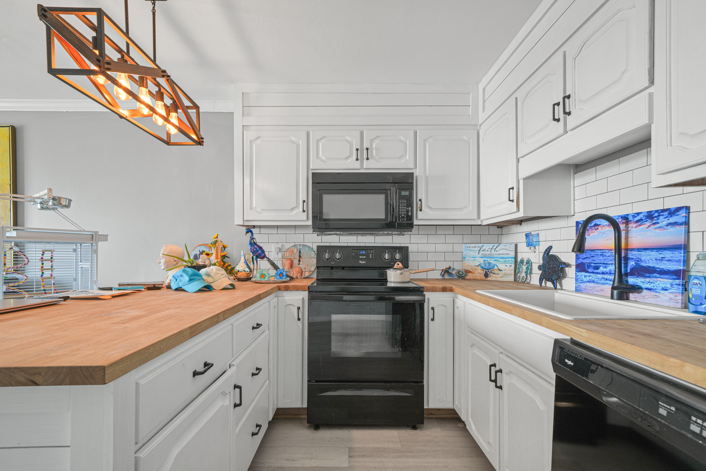 SOUNDWIND CONDO - Residential