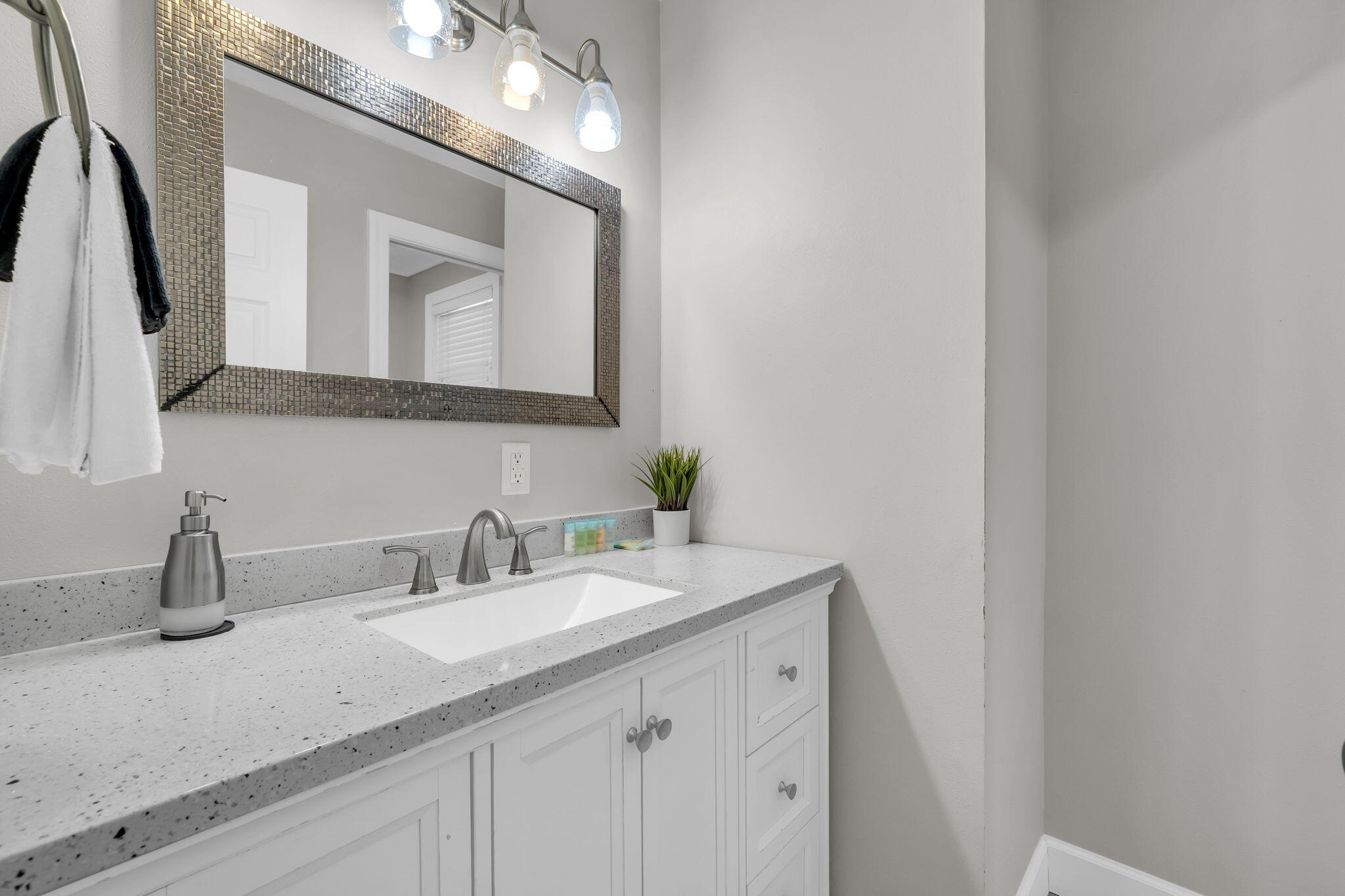 CRYSTAL BEACH COTTAGES - Residential