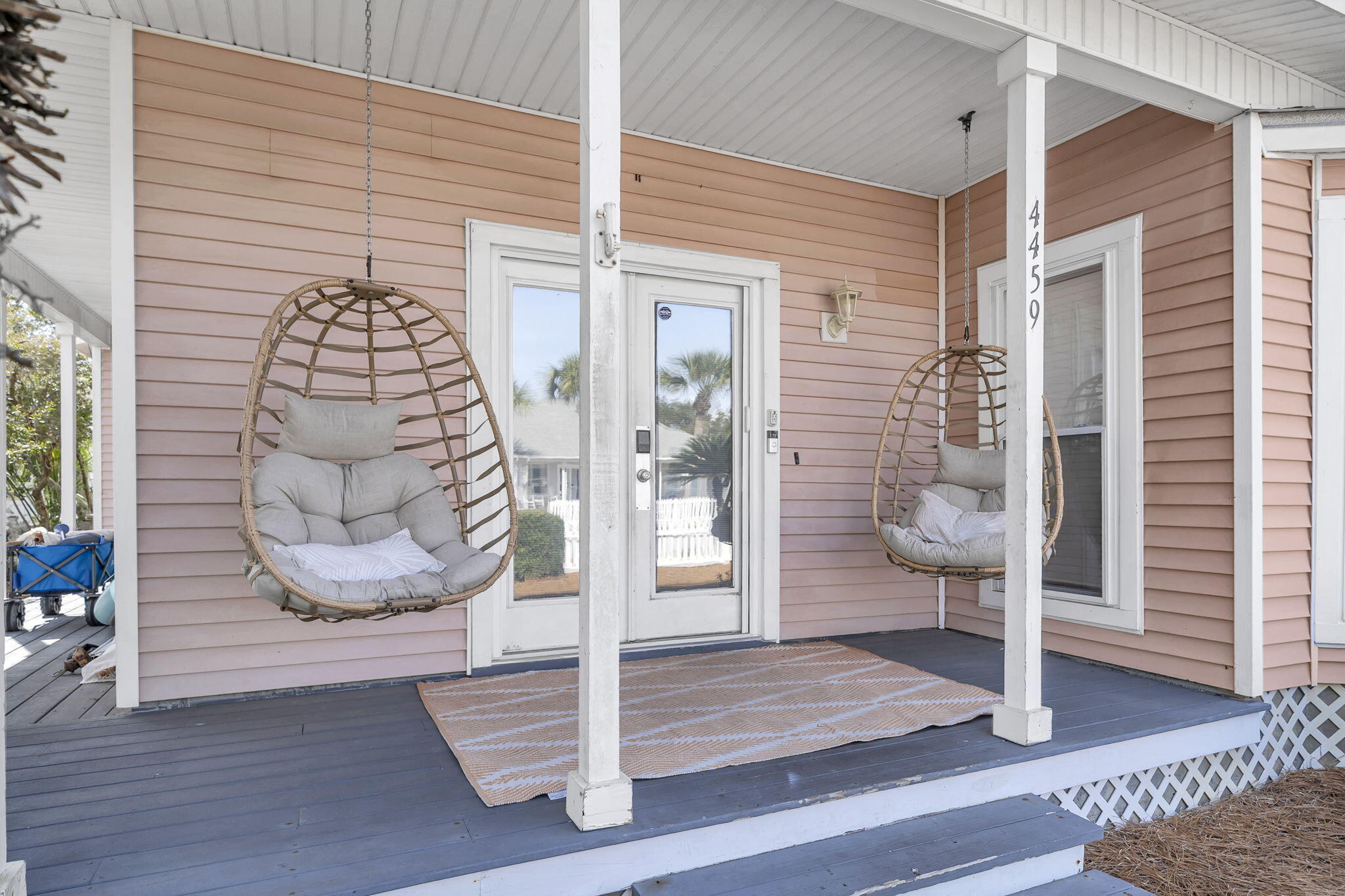 CRYSTAL BEACH COTTAGES - Residential