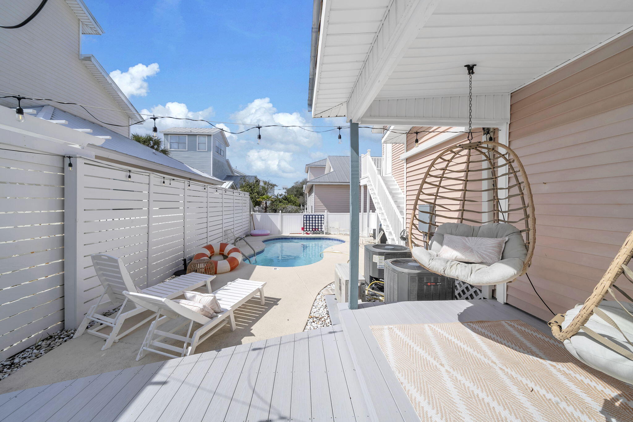 CRYSTAL BEACH COTTAGES - Residential