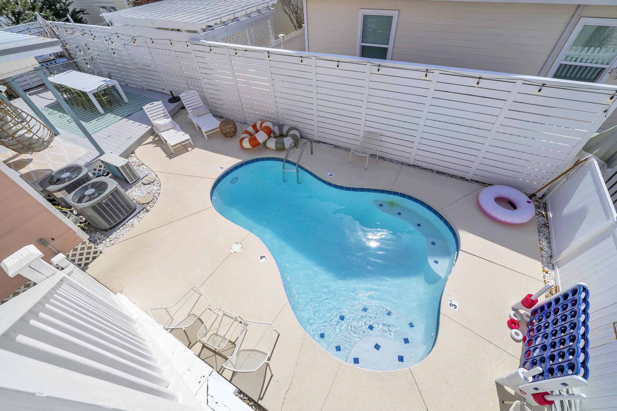 CRYSTAL BEACH COTTAGES - Residential