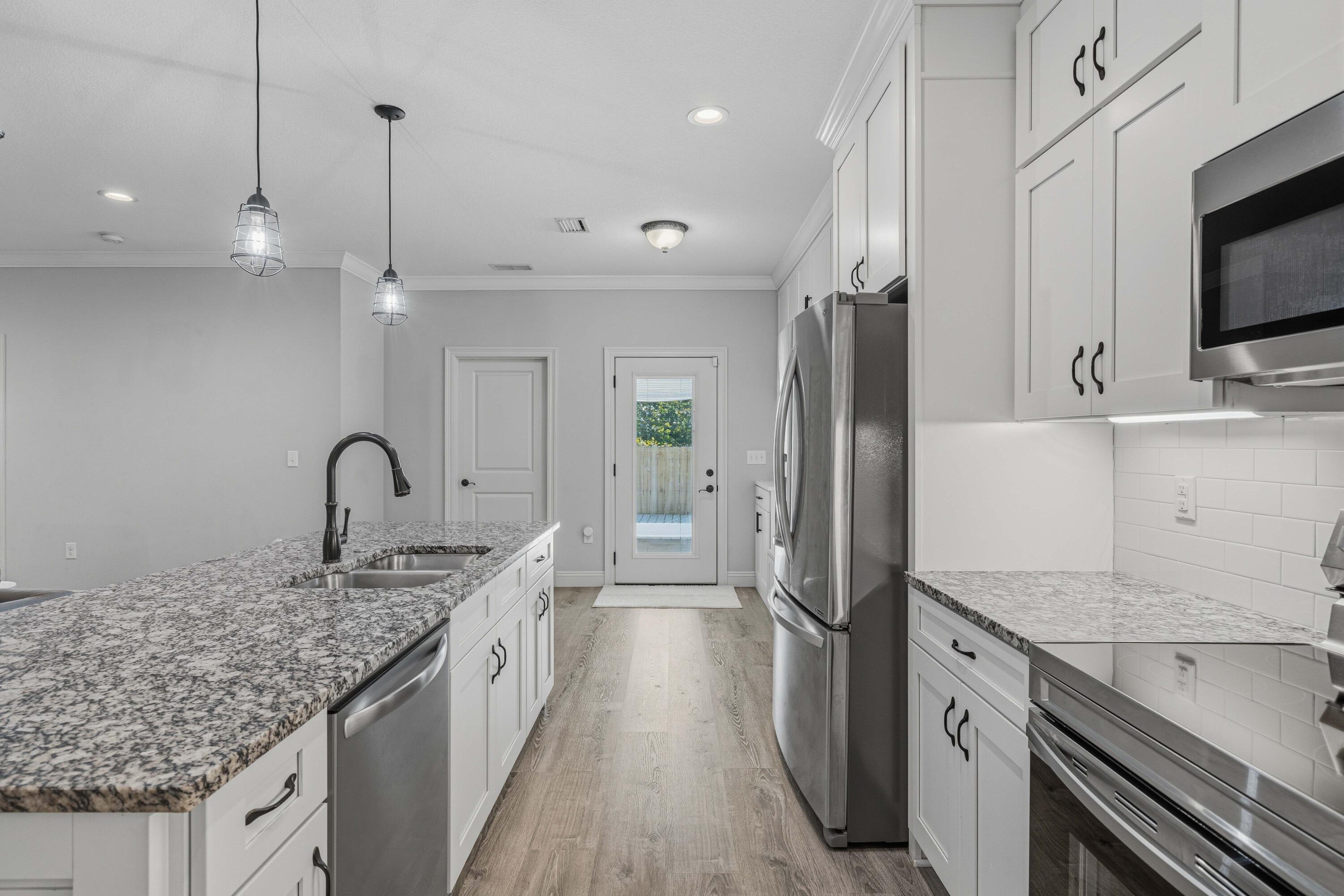 MAGNOLIA HARBOR - Residential