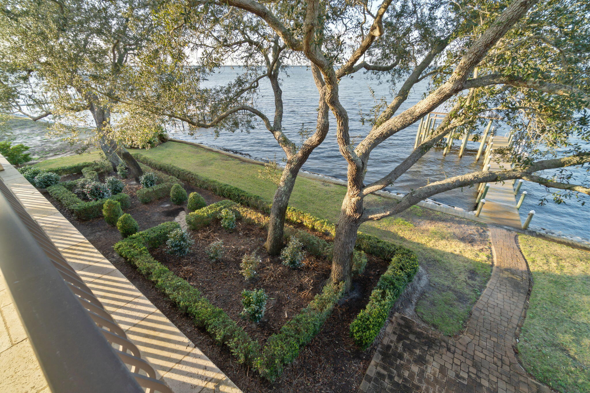 Listing image 64
