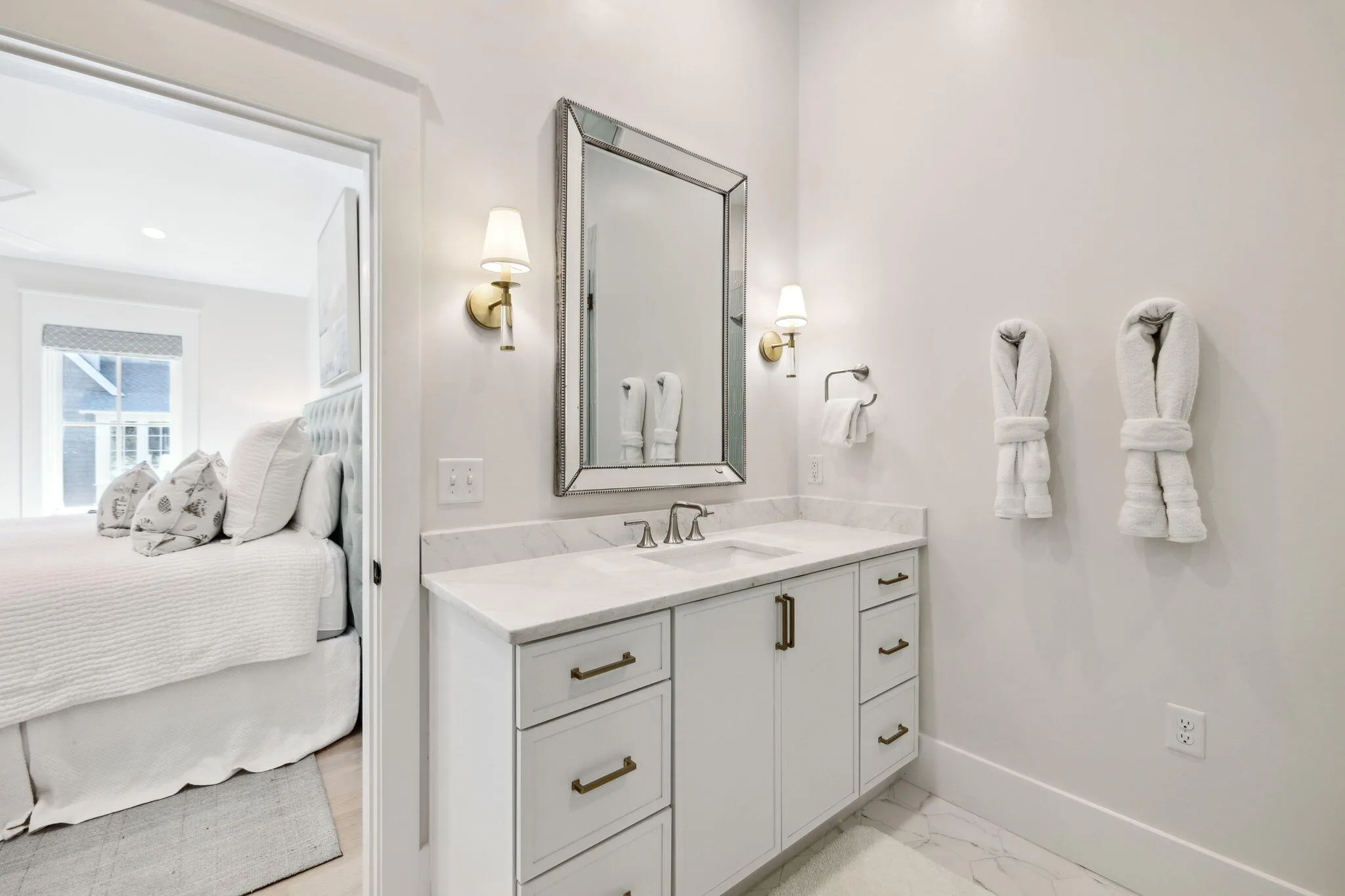 Totally remodeled Watersound Beach home with room for all your family – image 39
