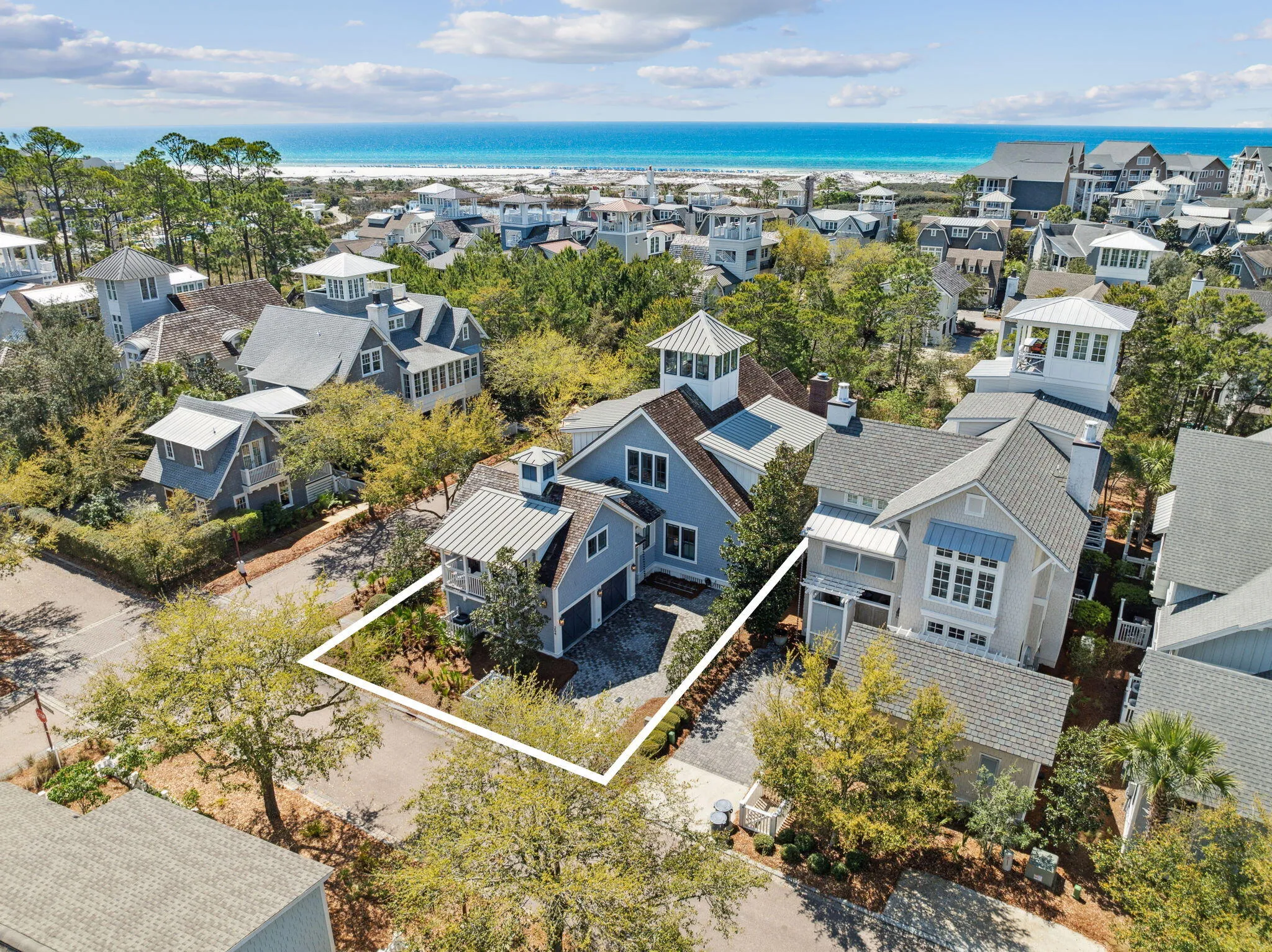 Totally remodeled Watersound Beach home with room for all your family – image 1