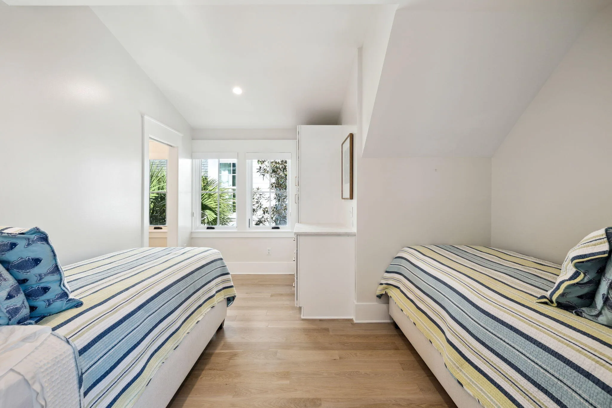 Totally remodeled Watersound Beach home with room for all your family – image 48