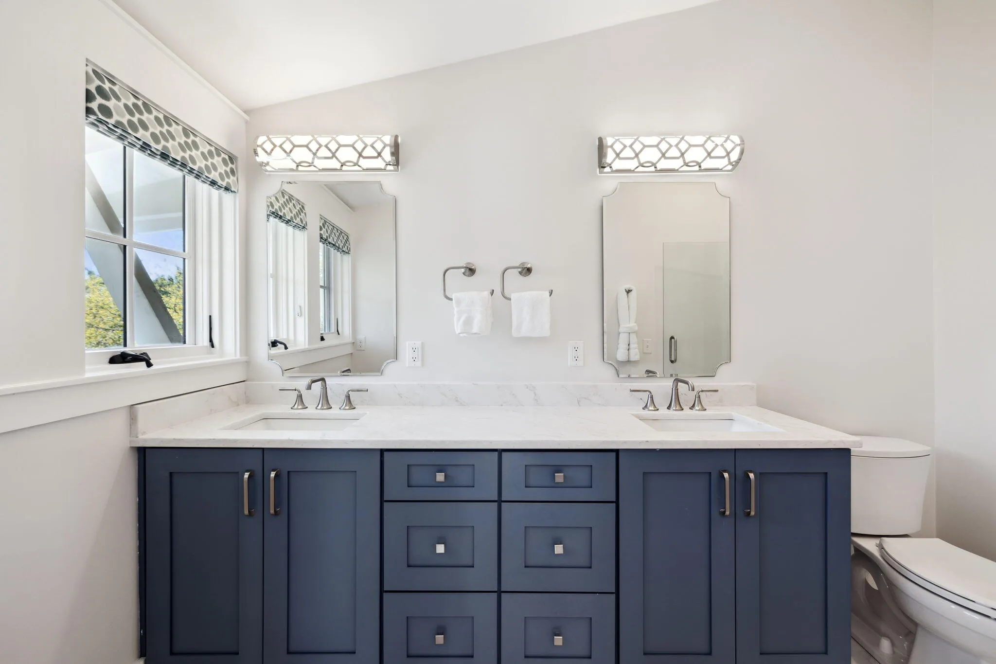 Totally remodeled Watersound Beach home with room for all your family – image 45