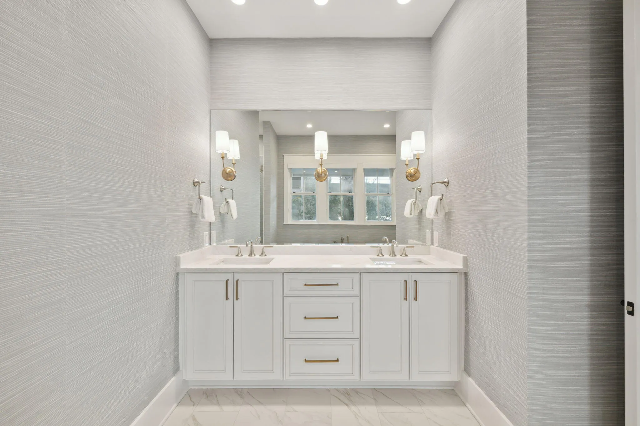 Totally remodeled Watersound Beach home with room for all your family – image 26