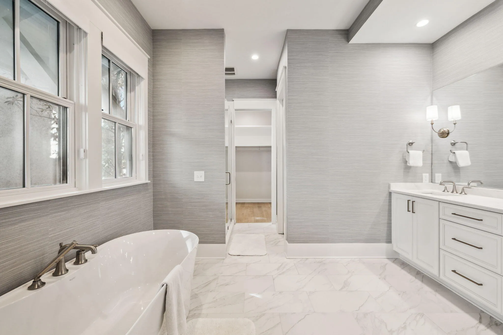 Totally remodeled Watersound Beach home with room for all your family – image 25