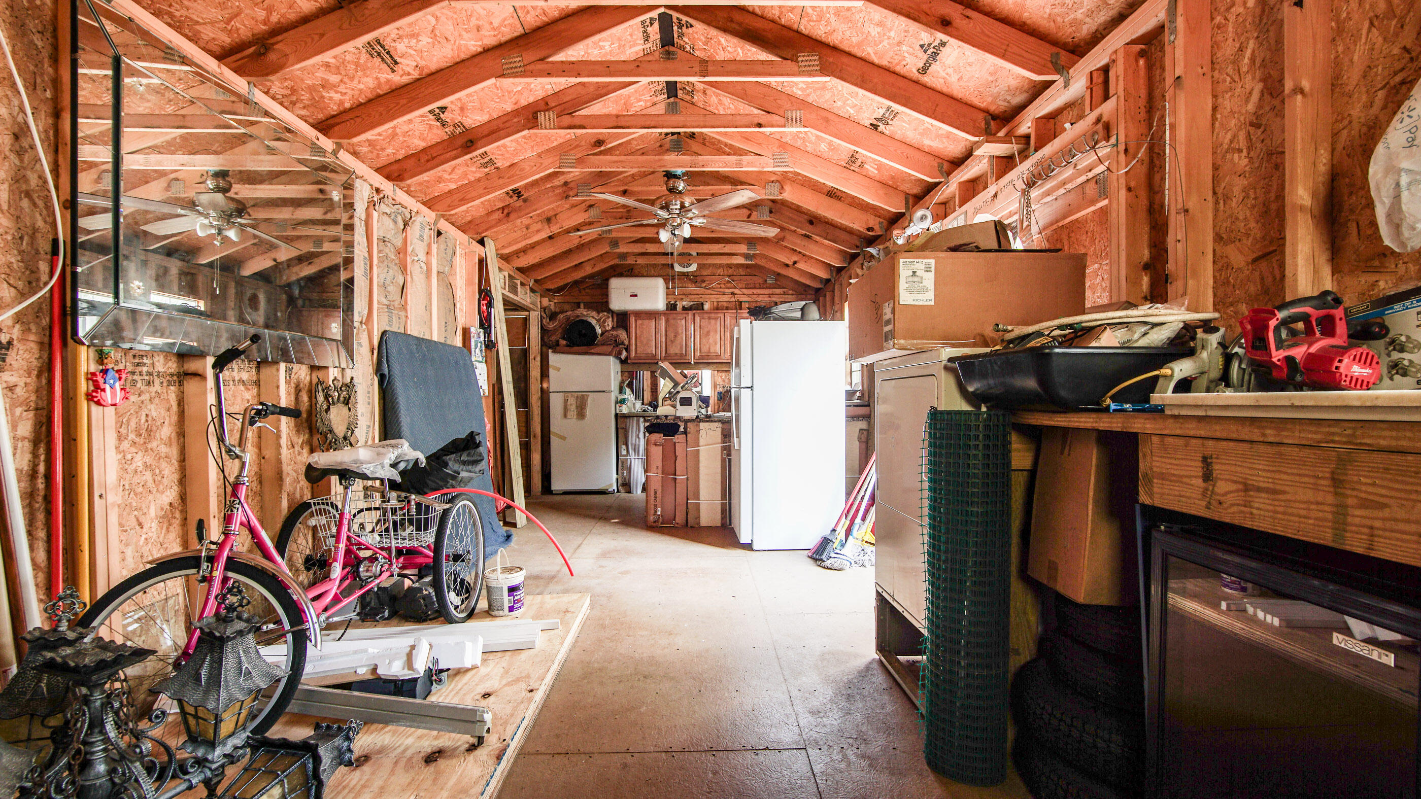 METES & BOUNDS - Land