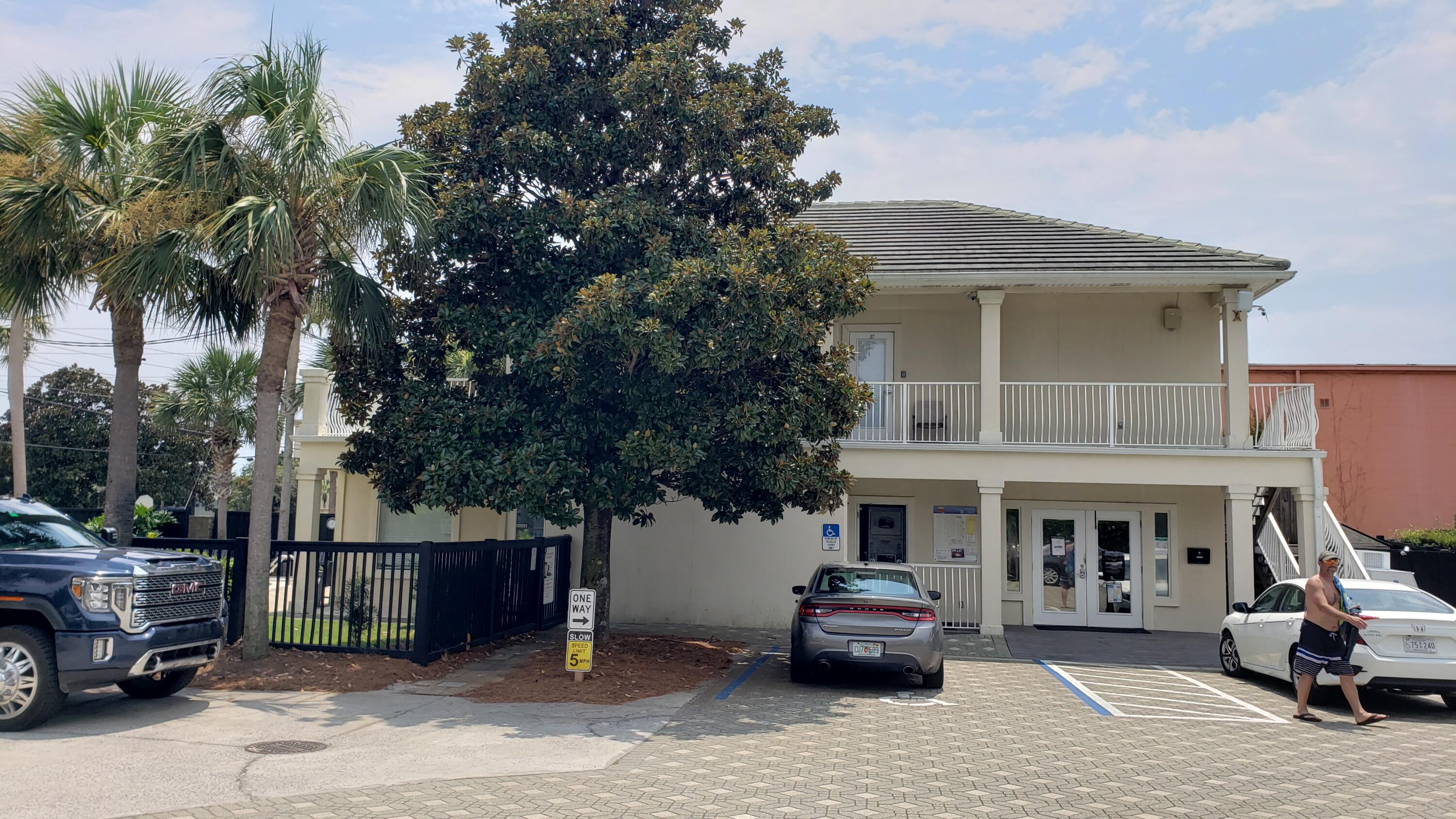 DESTIN RV BEACH RESORT - Land