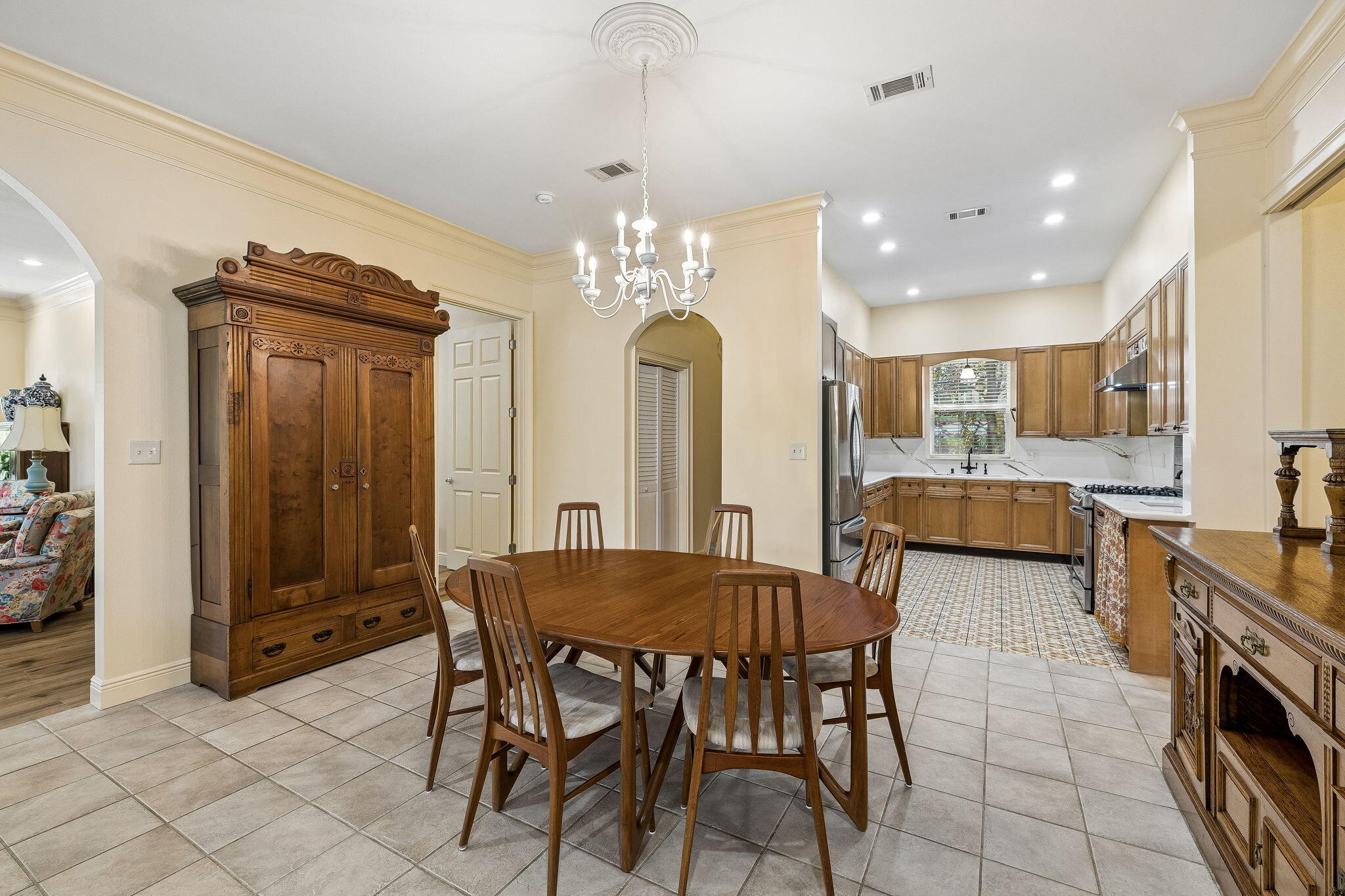 FAIRWAY VILLAS - Residential