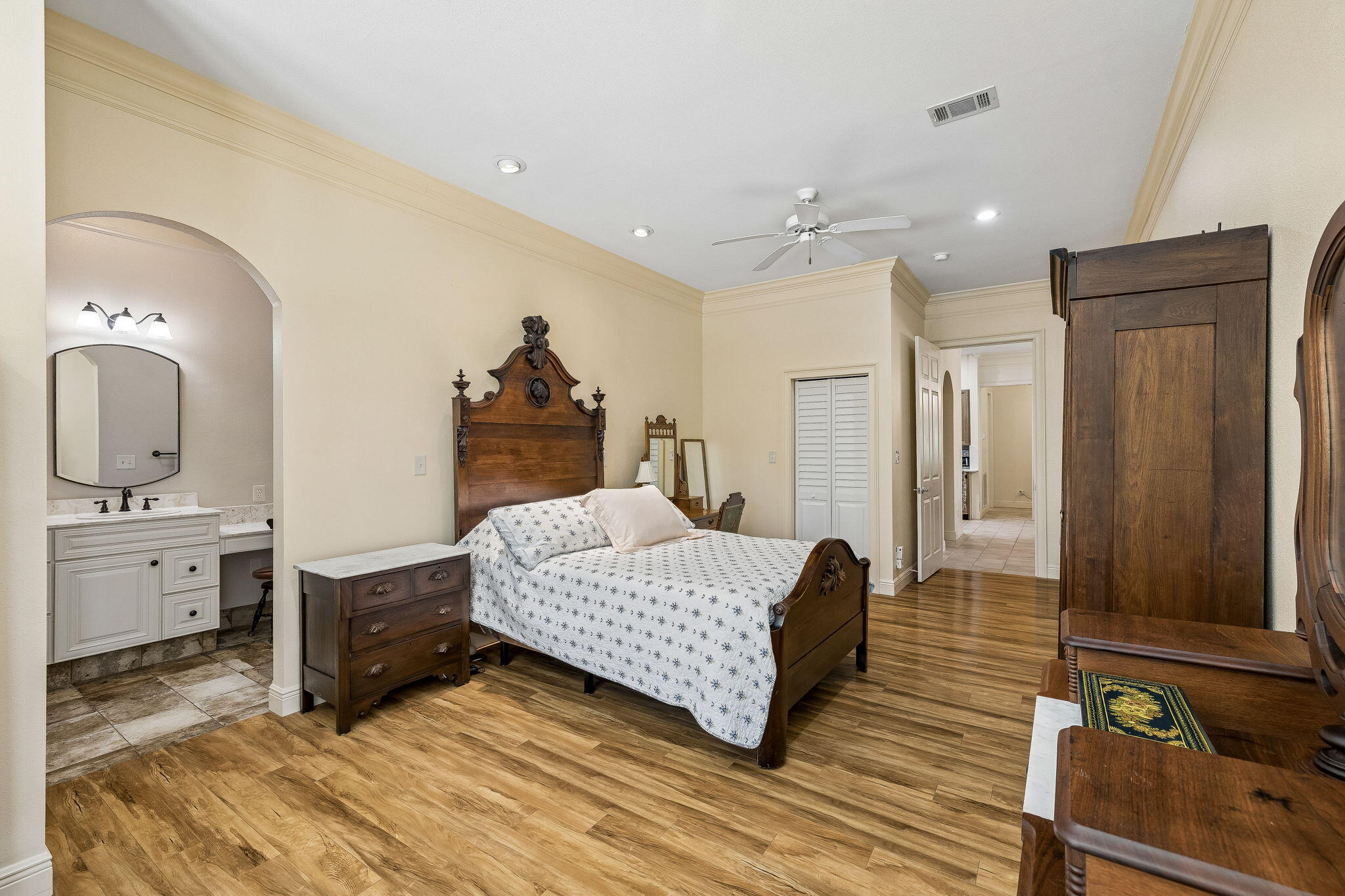 FAIRWAY VILLAS - Residential