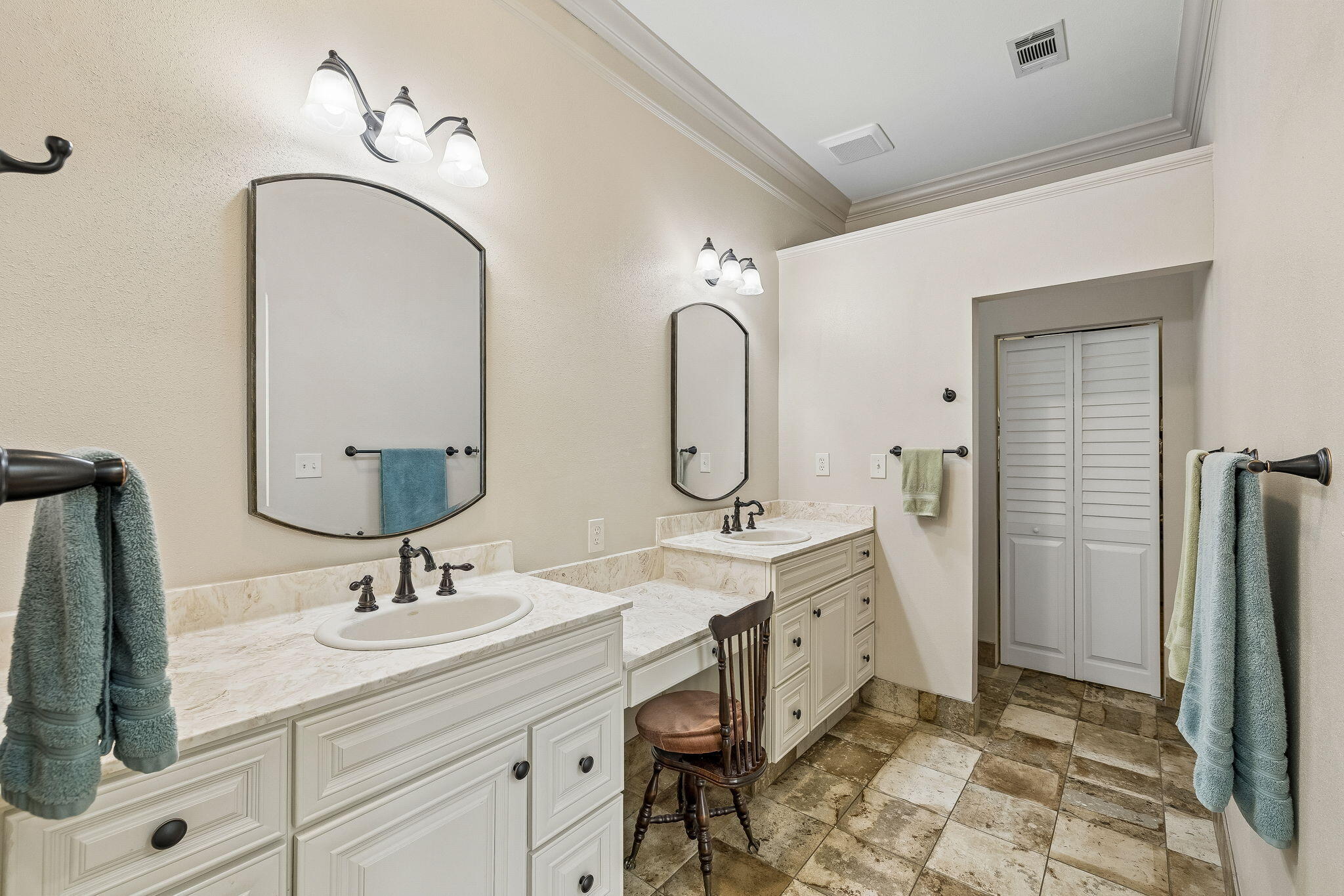 FAIRWAY VILLAS - Residential