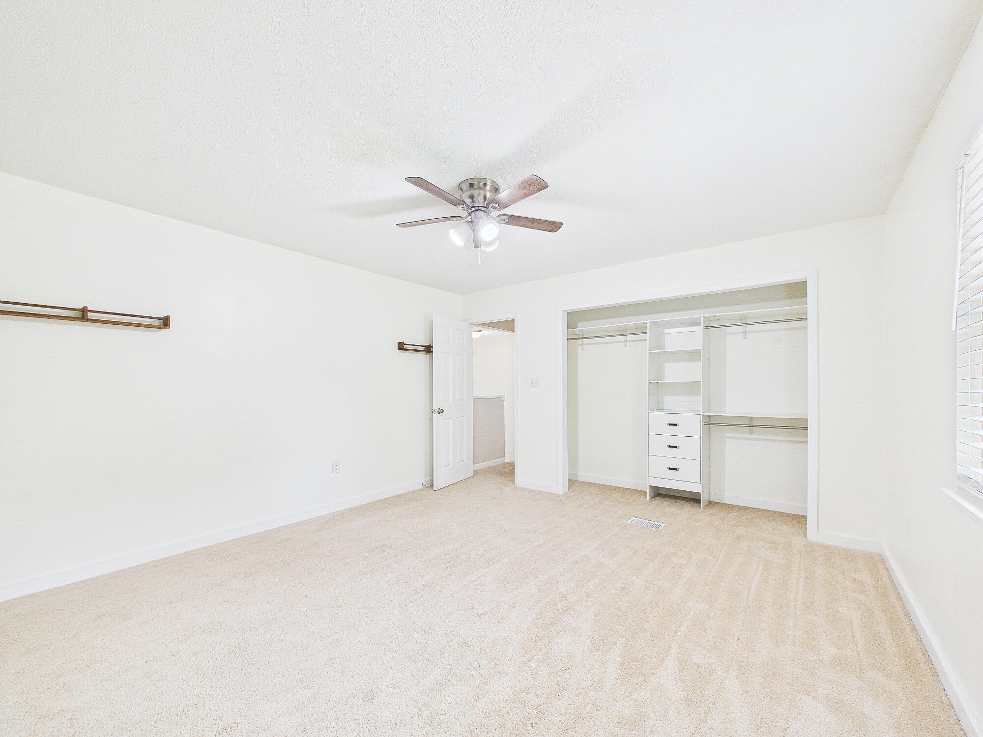 HILLTOP ACRES - Residential