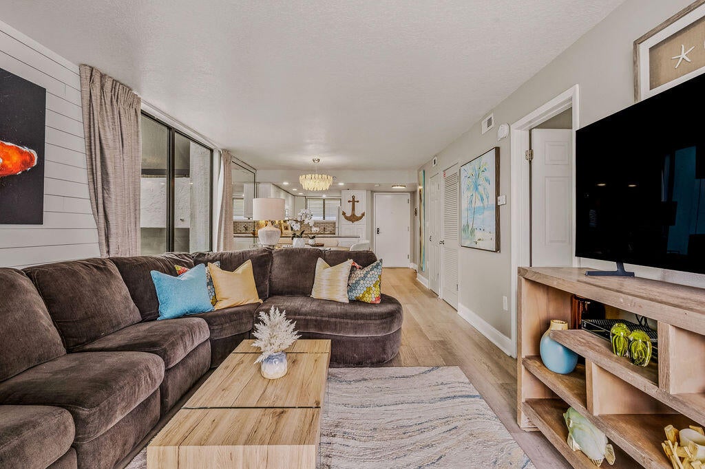 SUNDESTIN INTERNATIONAL CONDO - Residential