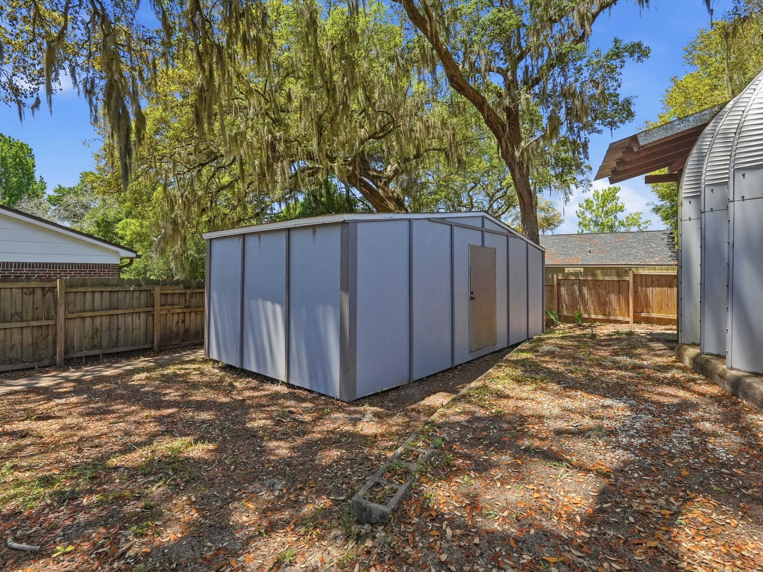 HELMS & ALLEN - Residential