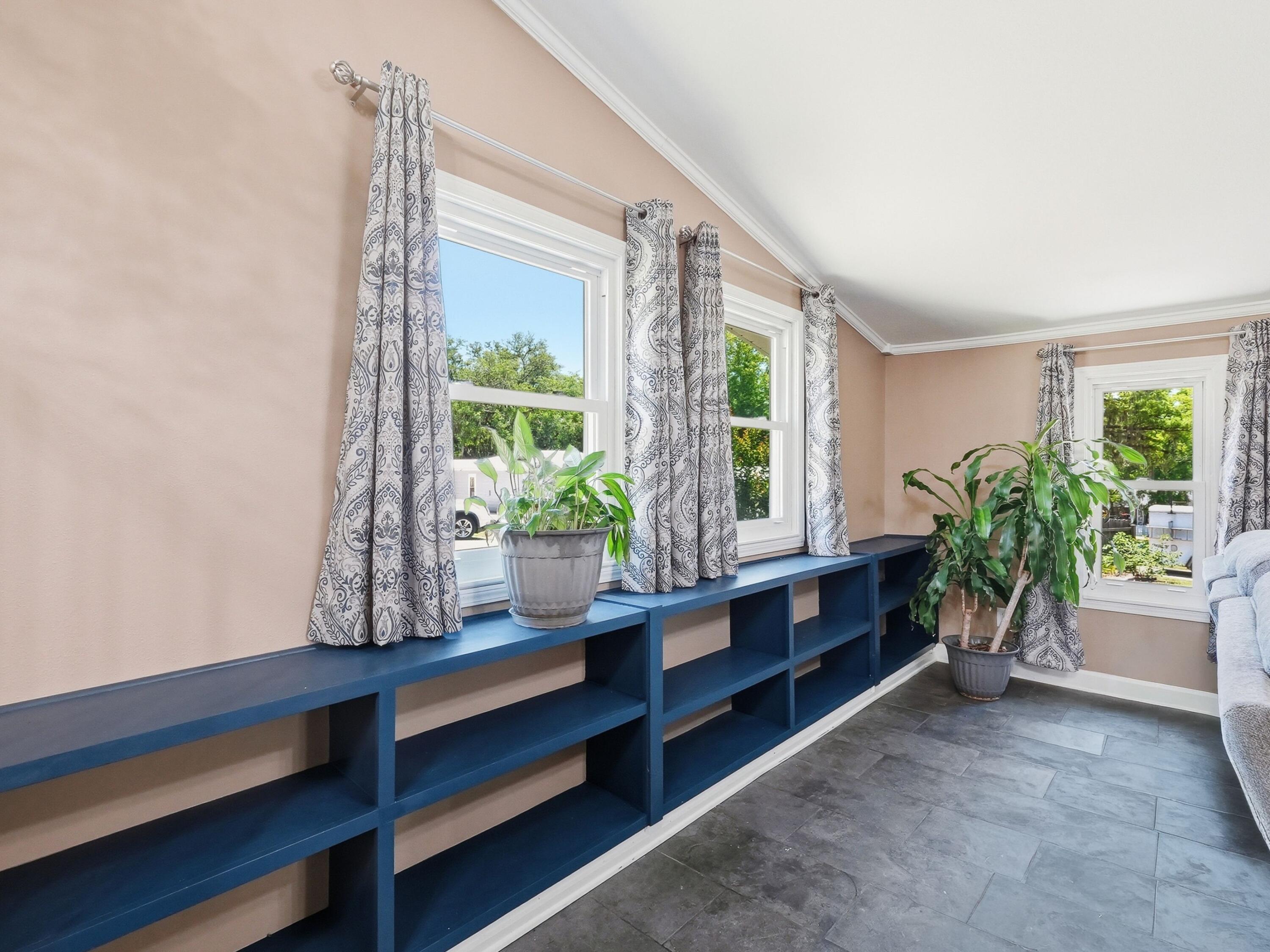 HELMS & ALLEN - Residential