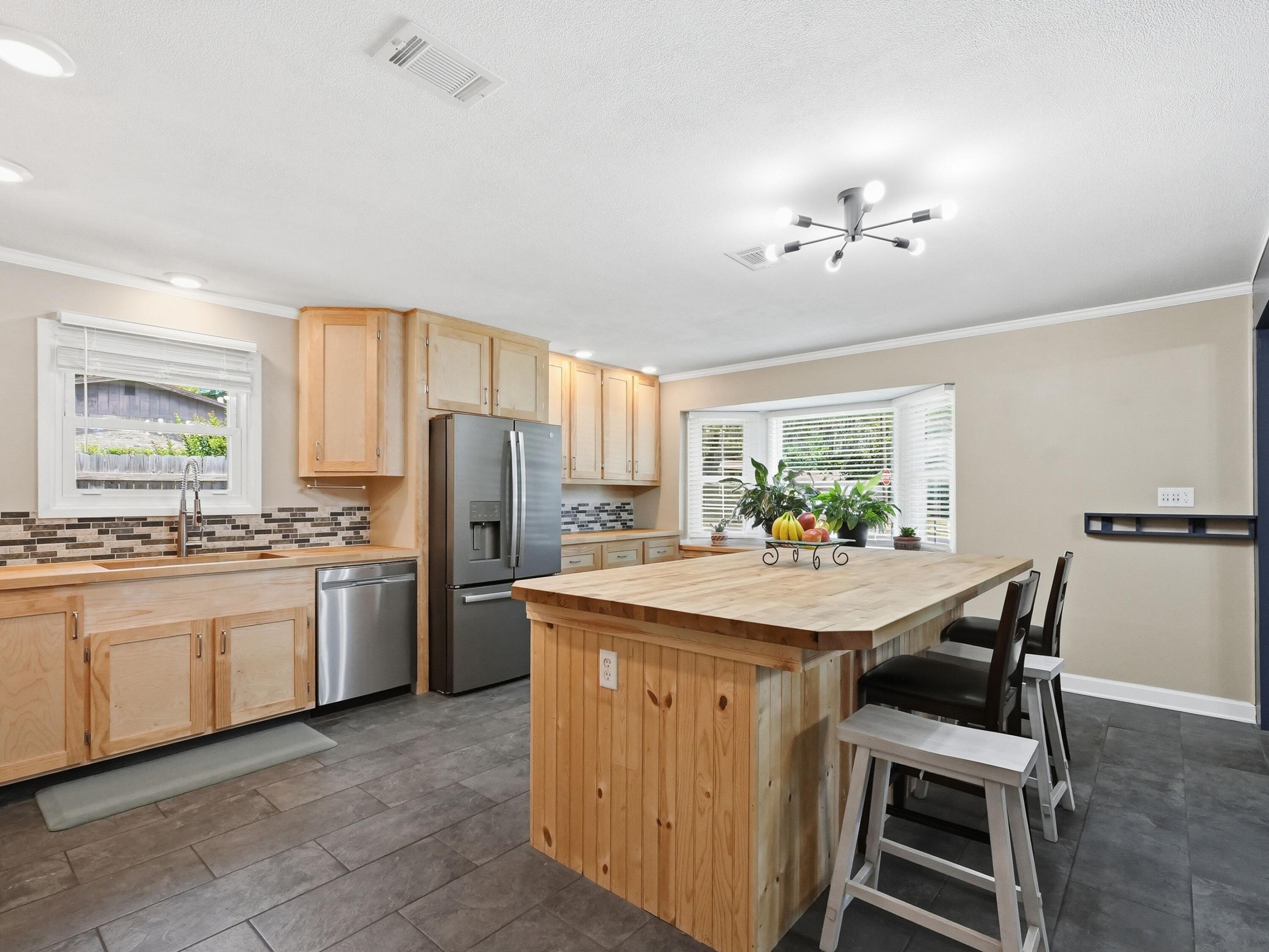 HELMS & ALLEN - Residential