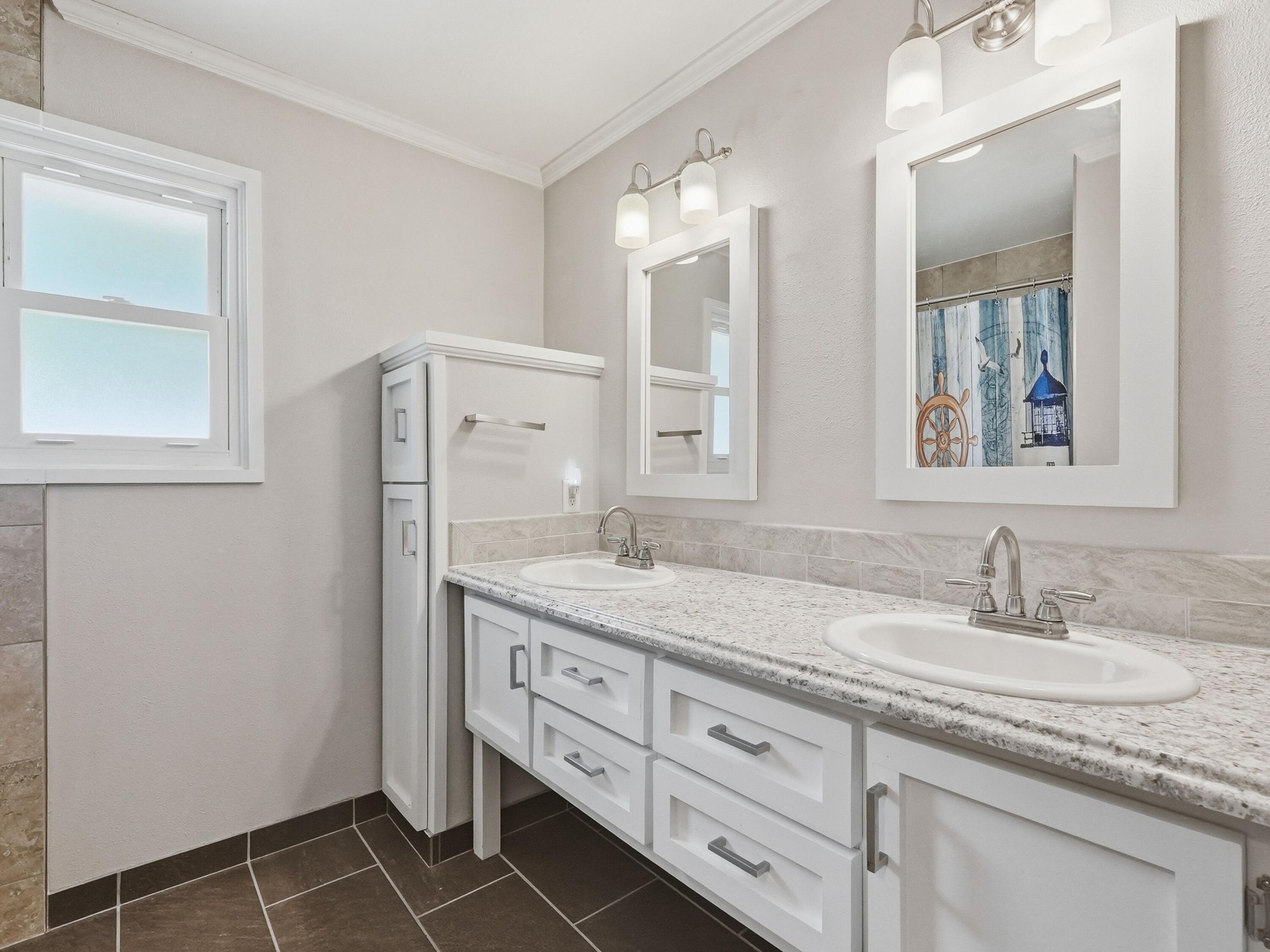 HELMS & ALLEN - Residential